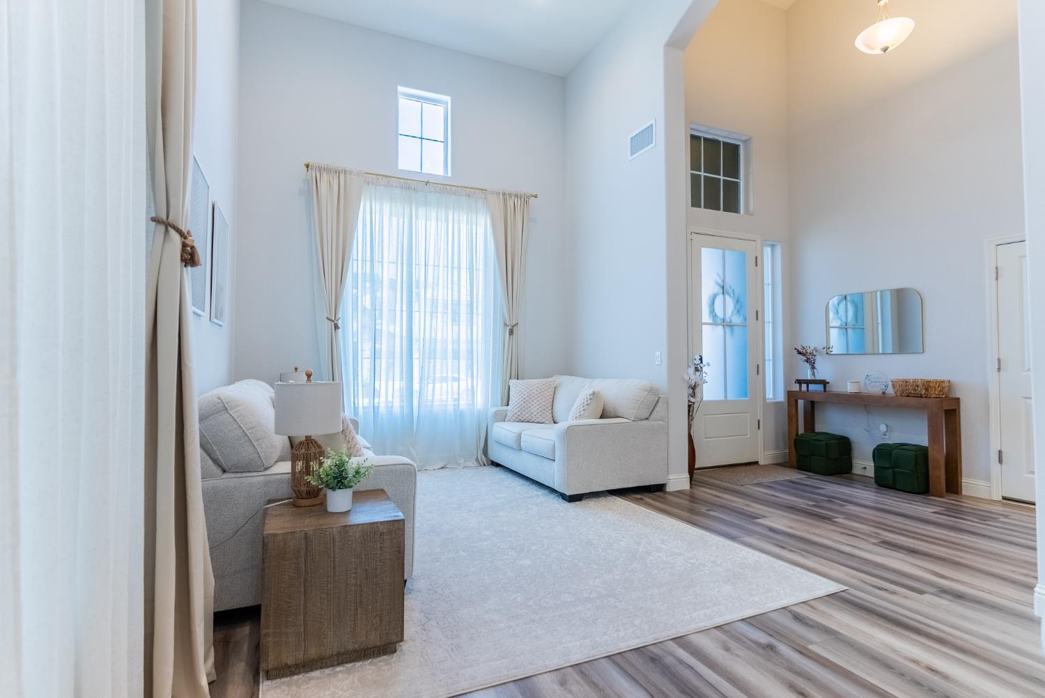 4176 Twain Ave, Clovis, CA 93619