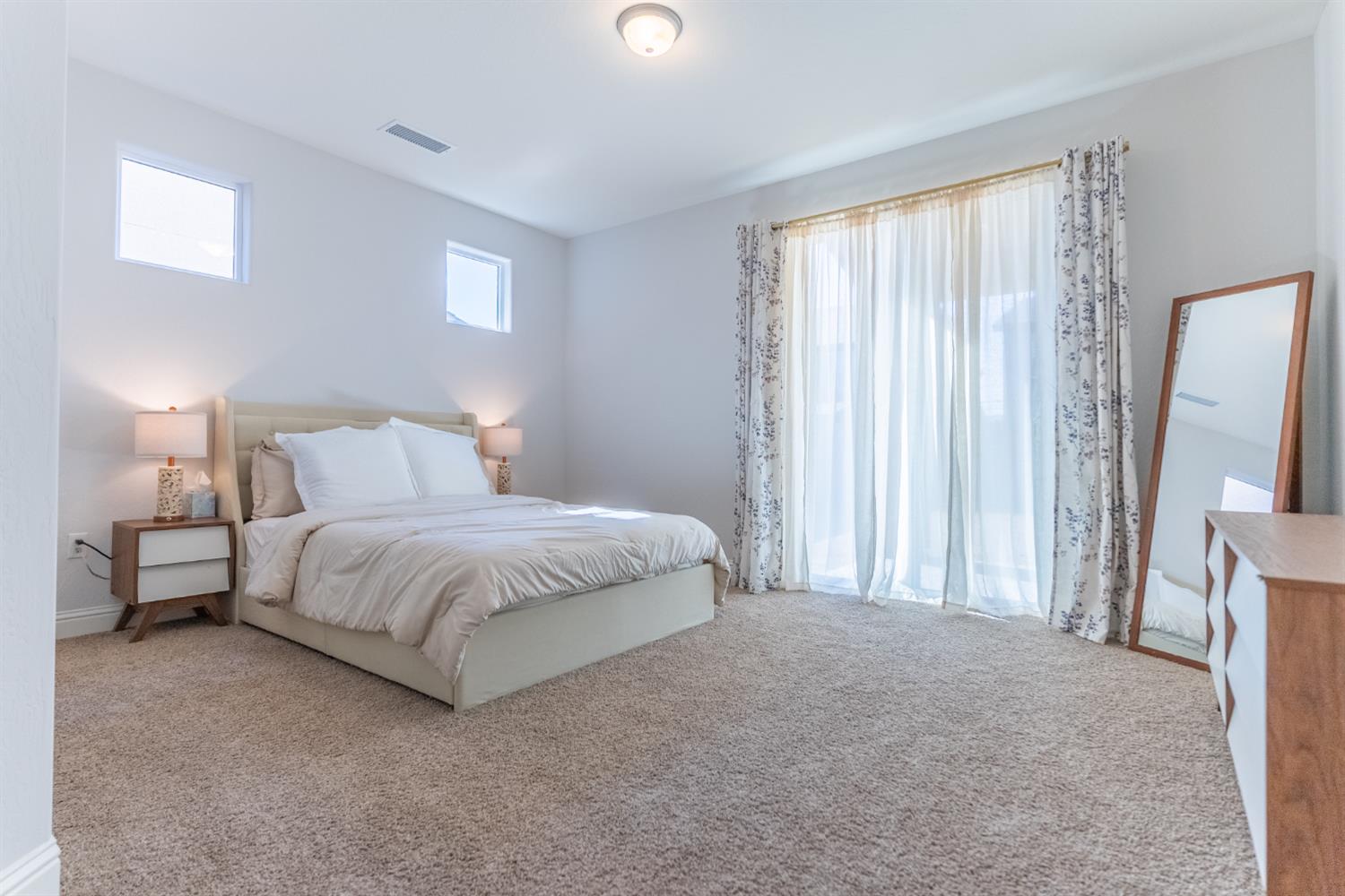 4176 Twain Ave, Clovis, CA 93619