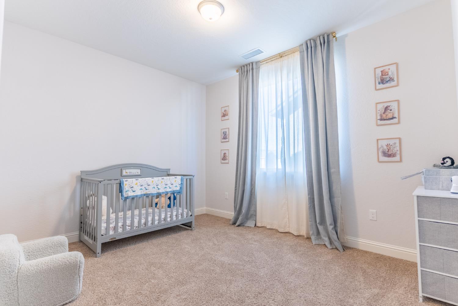 4176 Twain Ave, Clovis, CA 93619