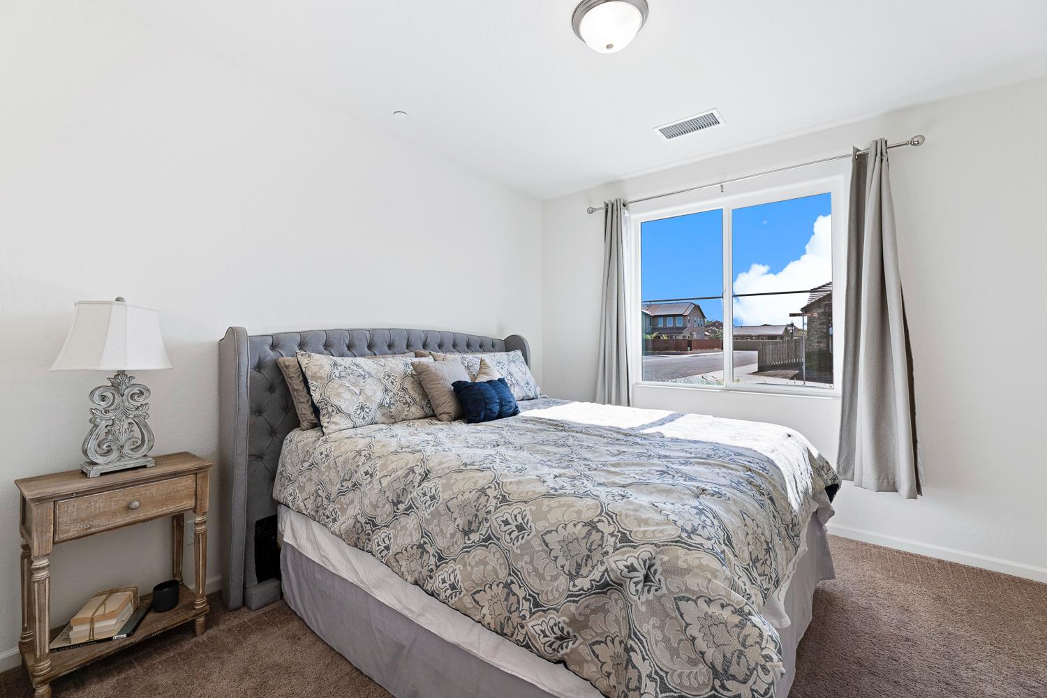 1006 La Canada Ave, Clovis, CA 93619