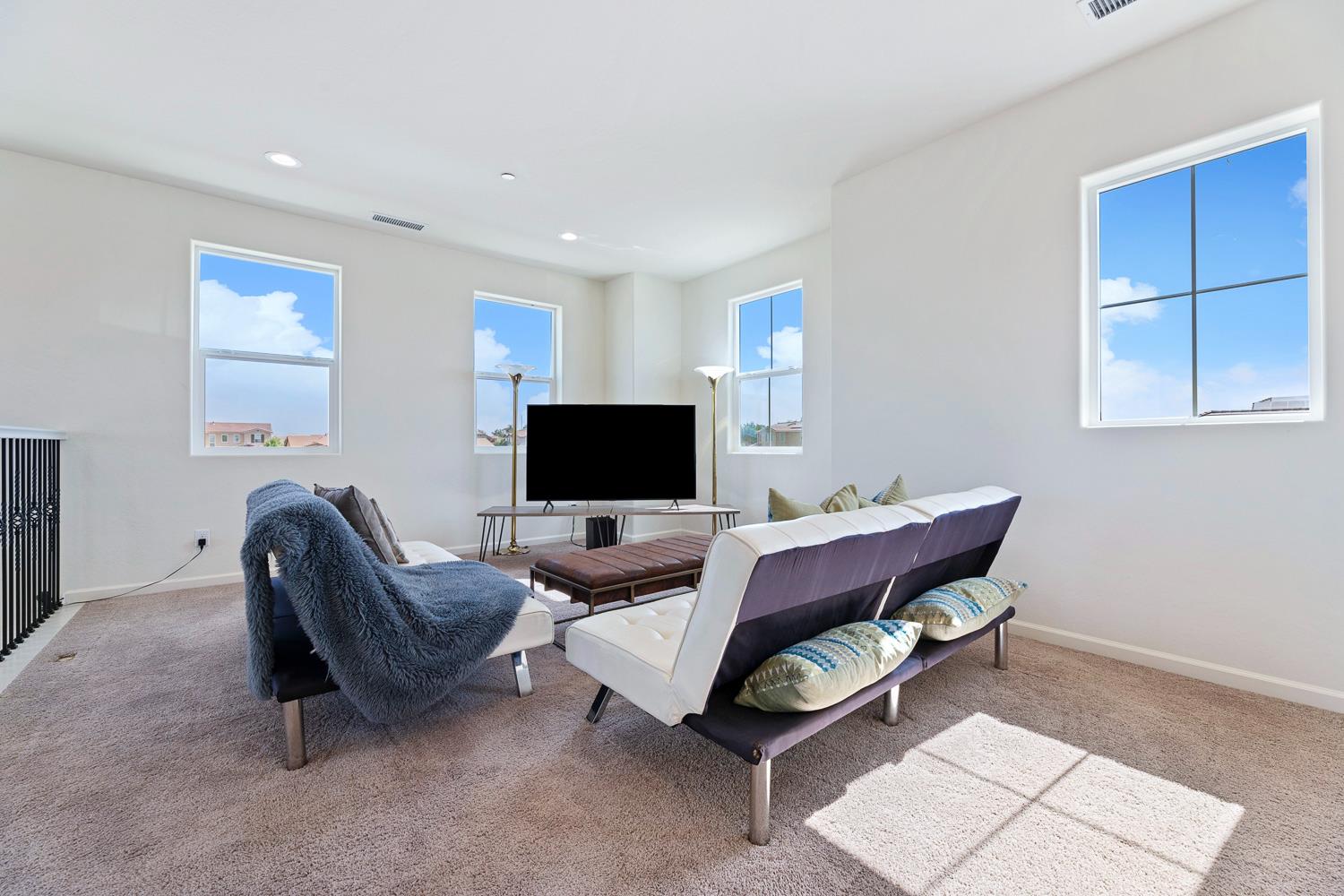 1006 La Canada Ave, Clovis, CA 93619