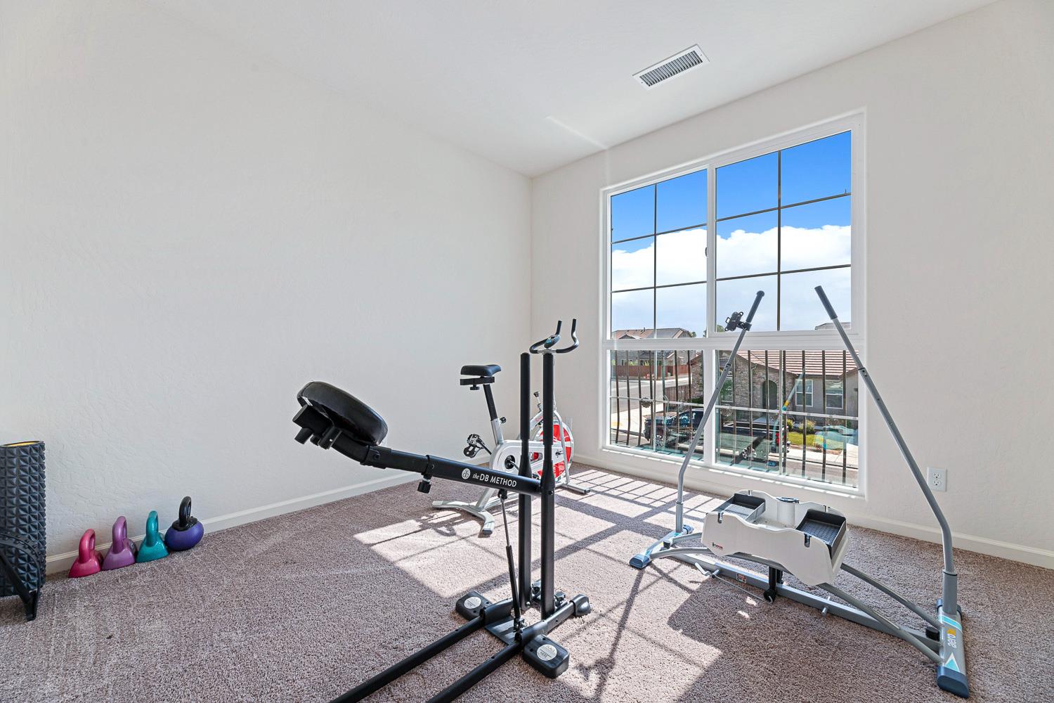 1006 La Canada Ave, Clovis, CA 93619