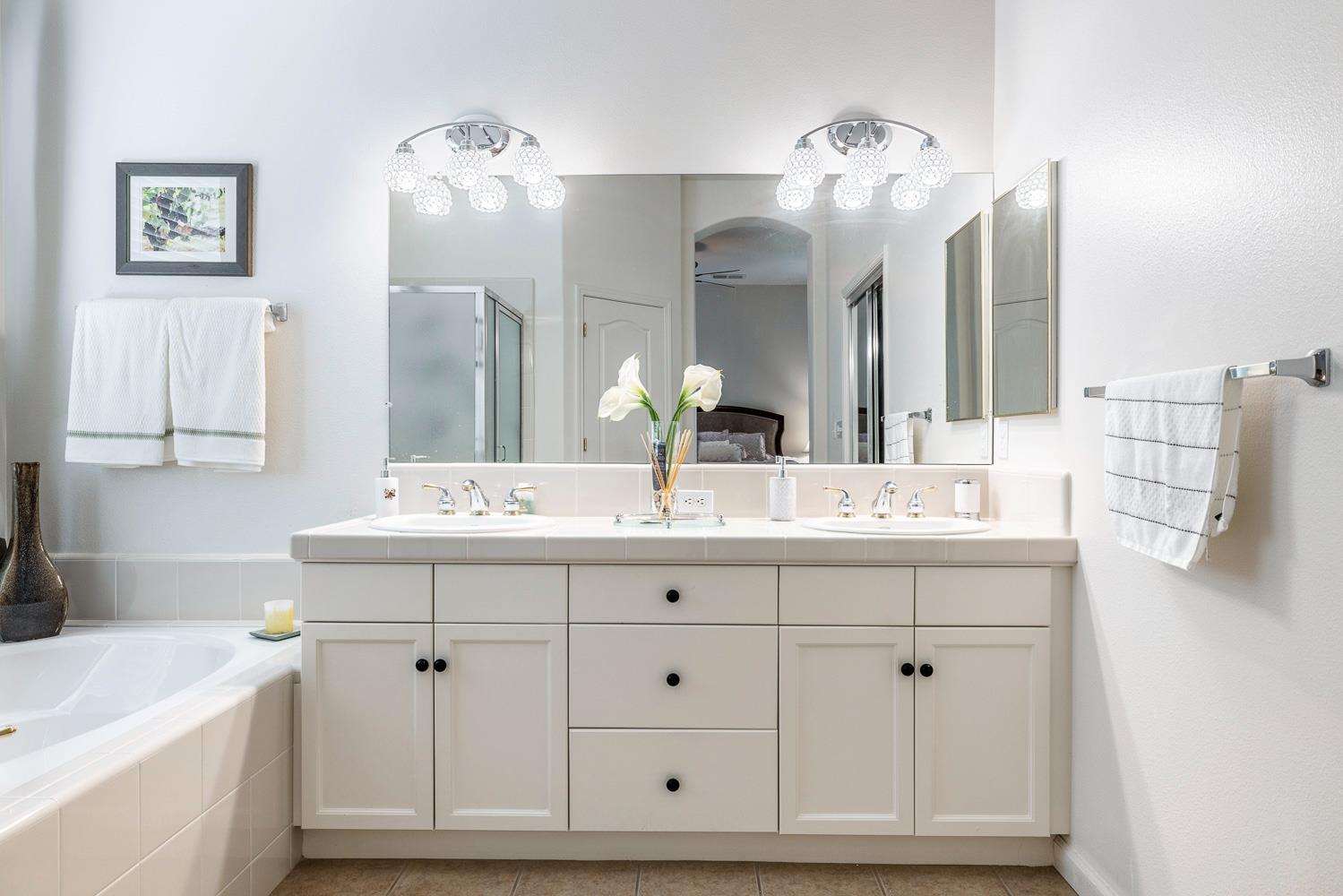 2549 Whiteash Ave, Clovis, CA 93619