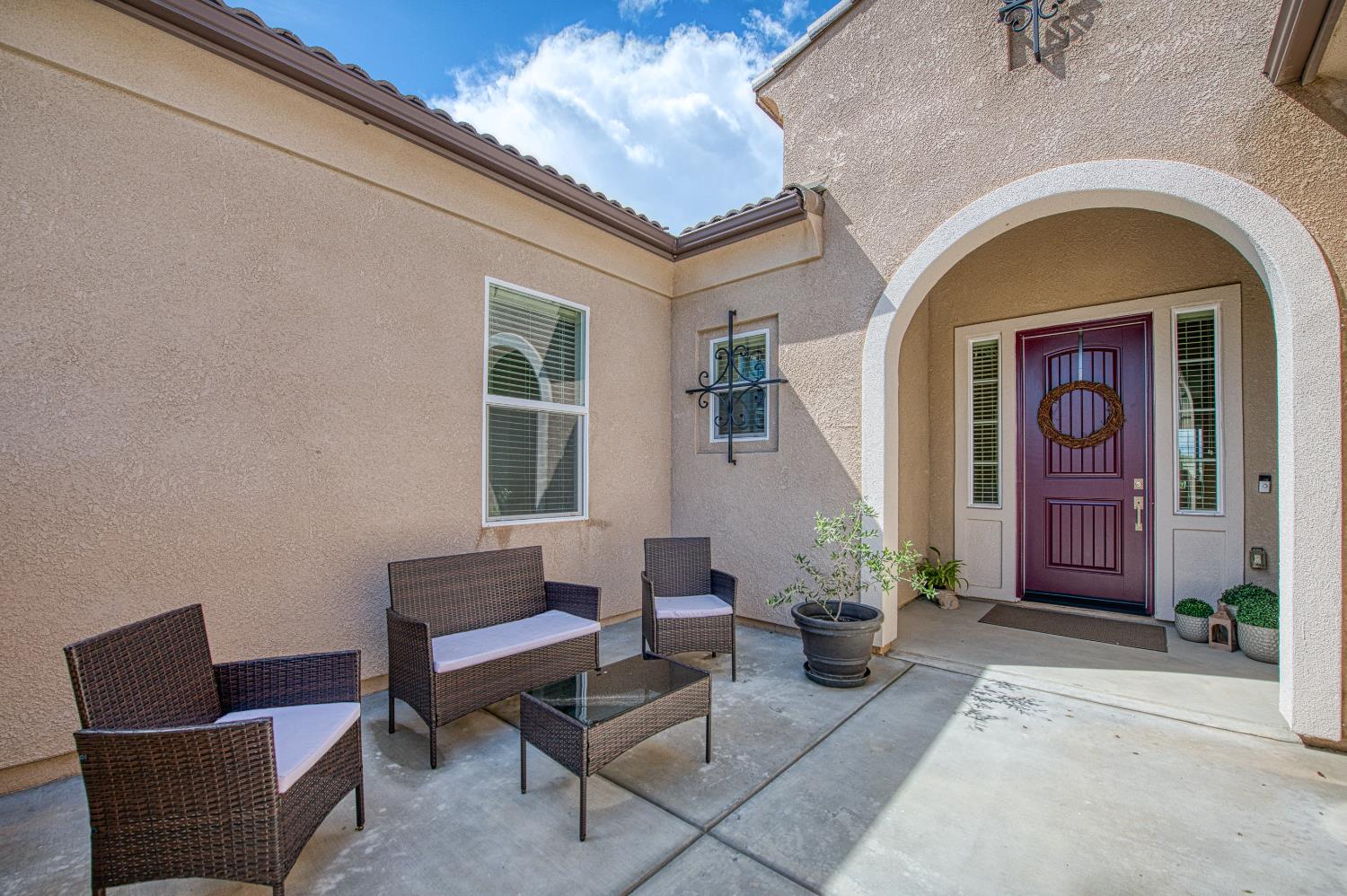 467 Heirloom Ln, Clovis, CA 93619