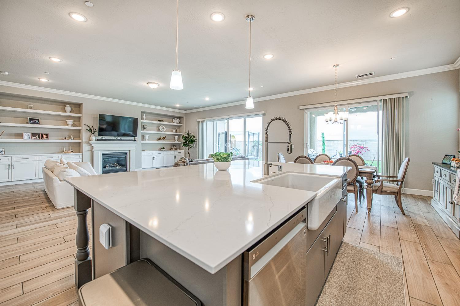 467 Heirloom Ln, Clovis, CA 93619