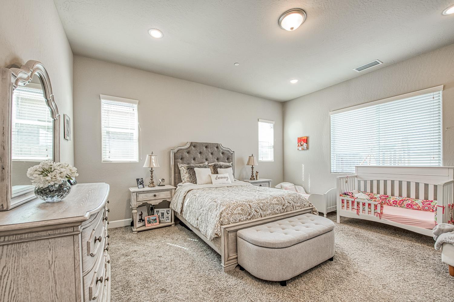 467 Heirloom Ln, Clovis, CA 93619
