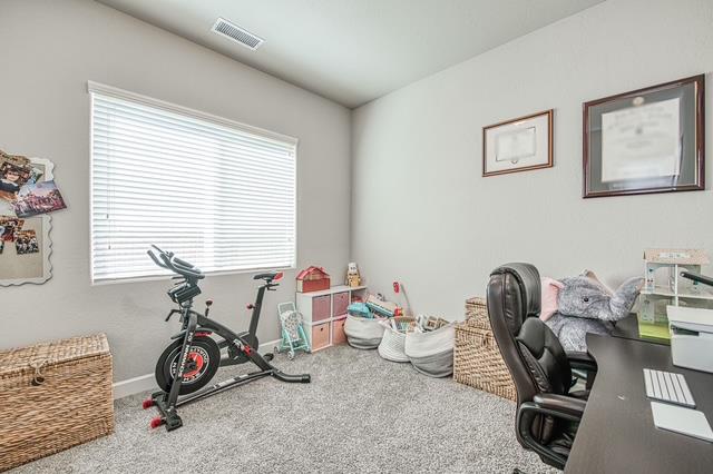 467 Heirloom Ln, Clovis, CA 93619