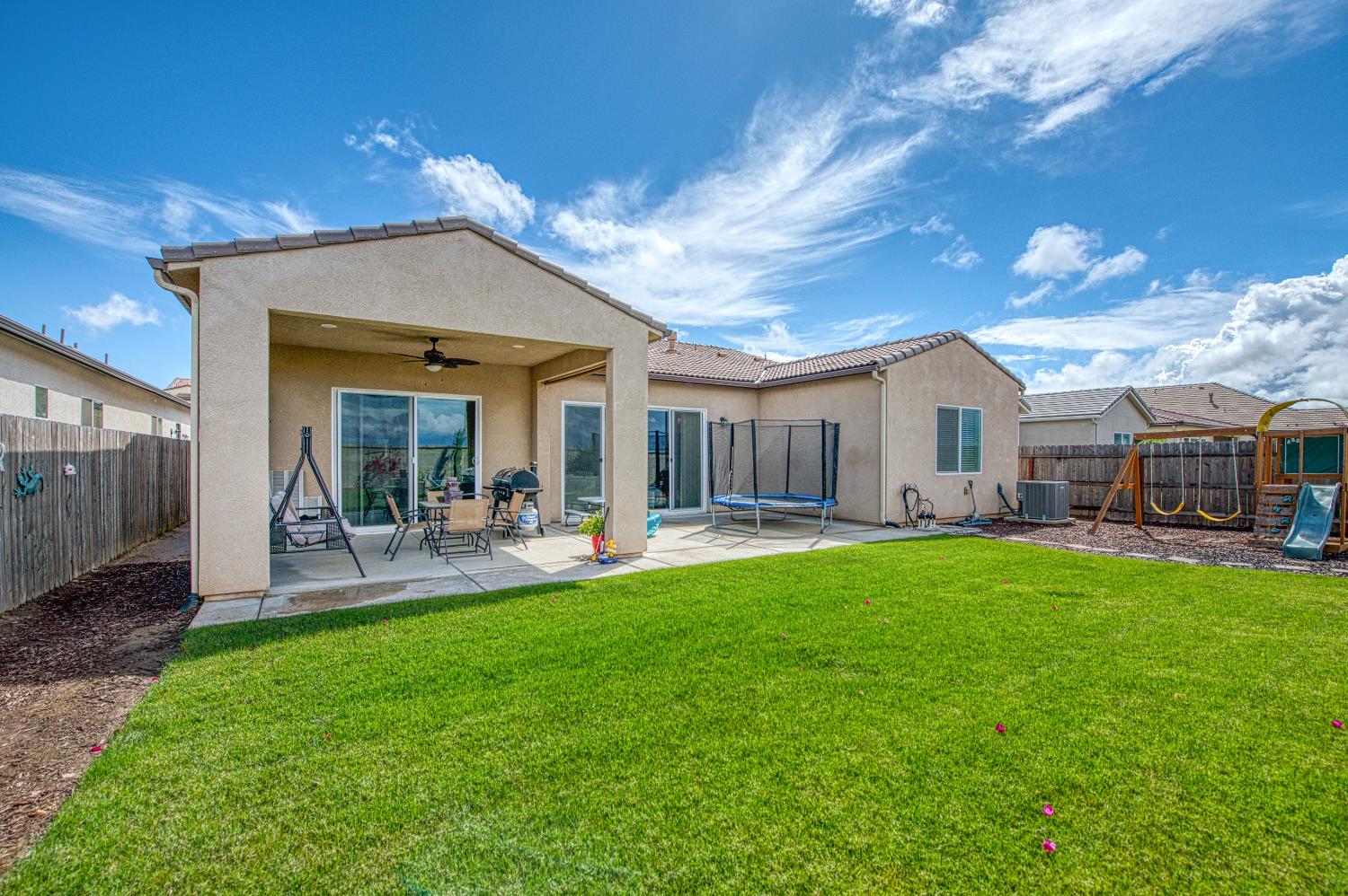 467 Heirloom Ln, Clovis, CA 93619