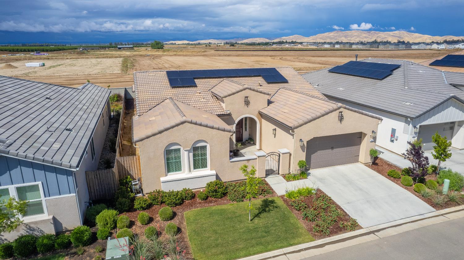 467 Heirloom Ln, Clovis, CA 93619