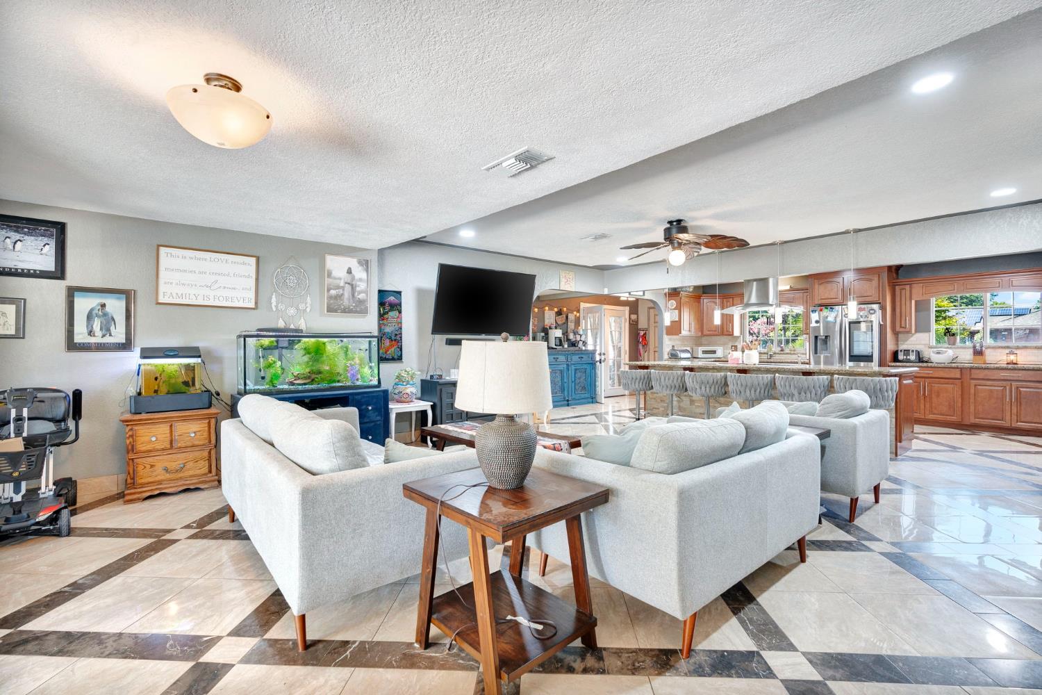 1758 Barstow Ave, Clovis, CA 93611