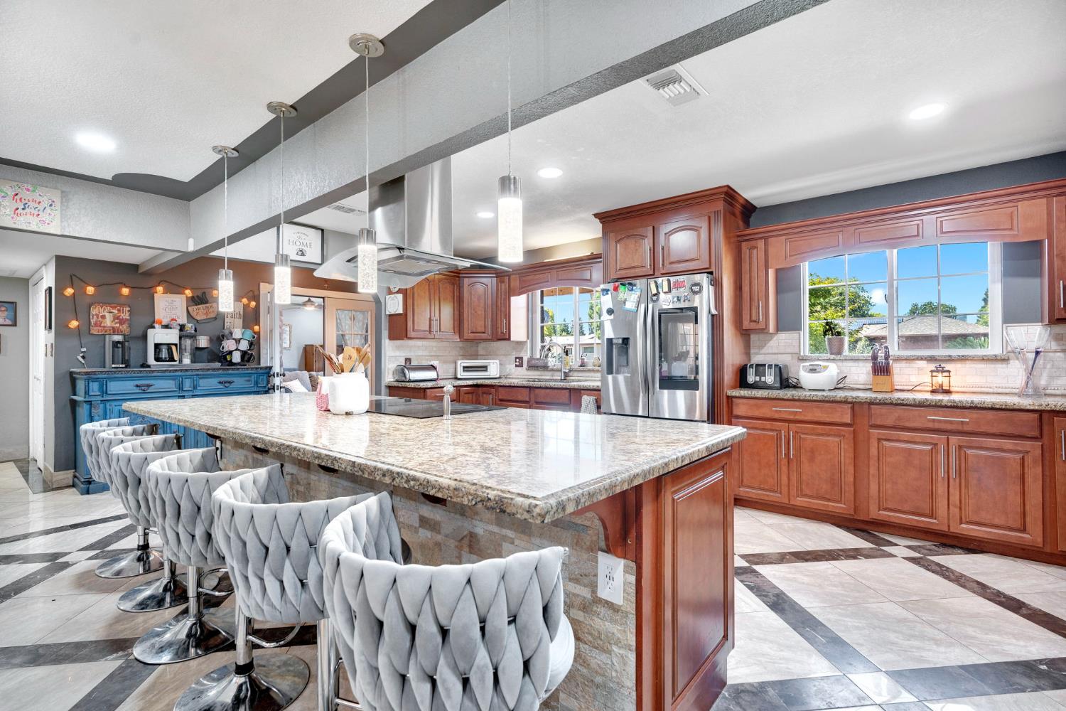 1758 Barstow Ave, Clovis, CA 93611