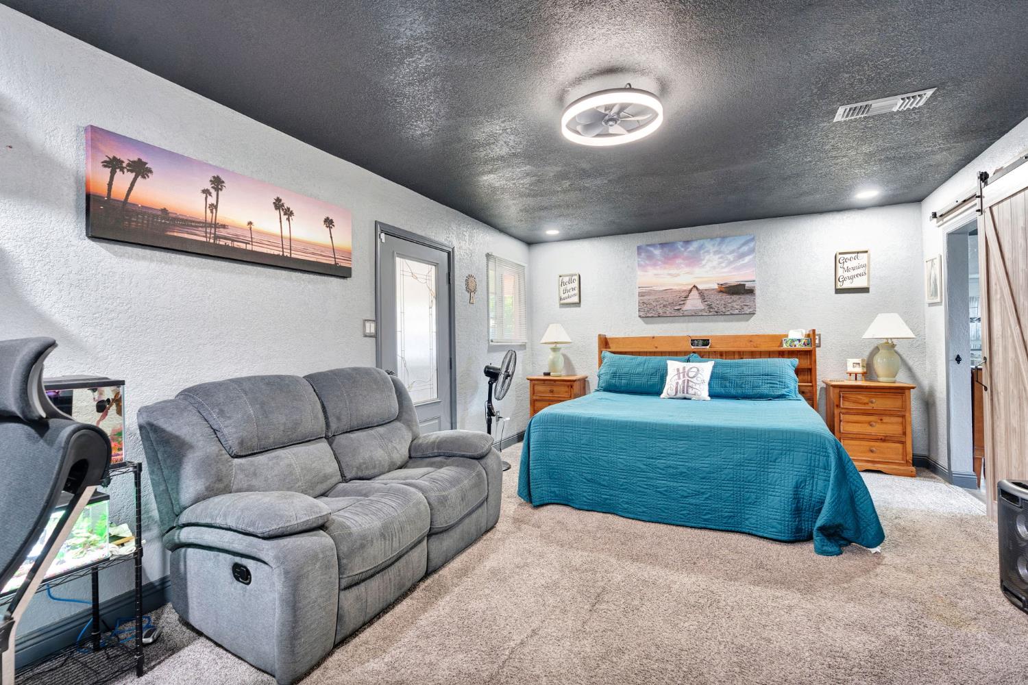 1758 Barstow Ave, Clovis, CA 93611