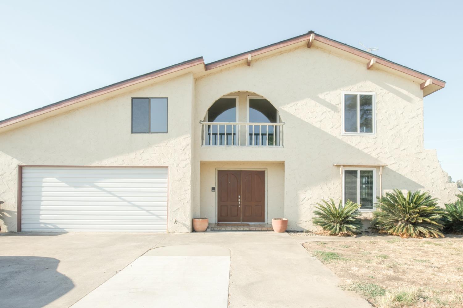 9569 E Olive Ave, Sanger, CA 93657