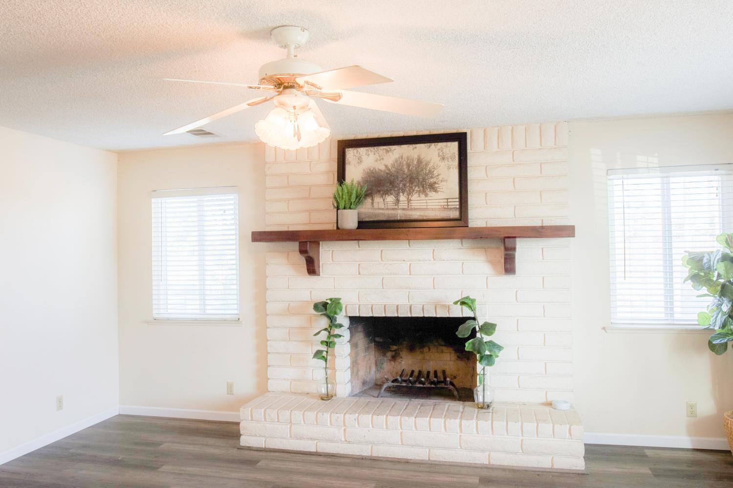 9569 E Olive Ave, Sanger, CA 93657