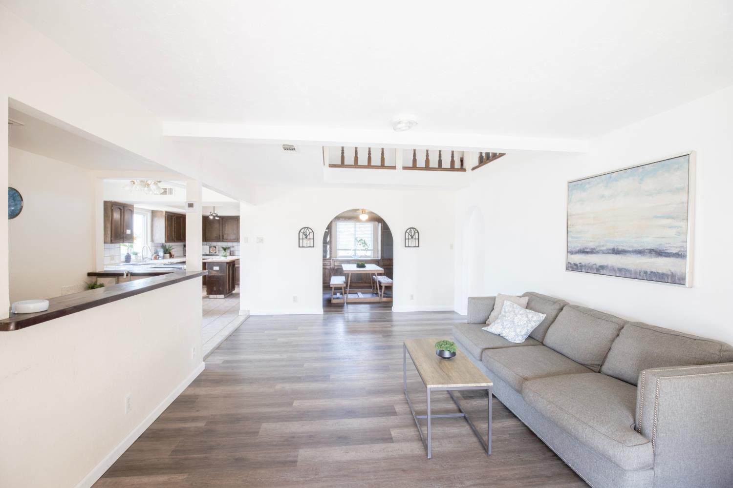 9569 E Olive Ave, Sanger, CA 93657