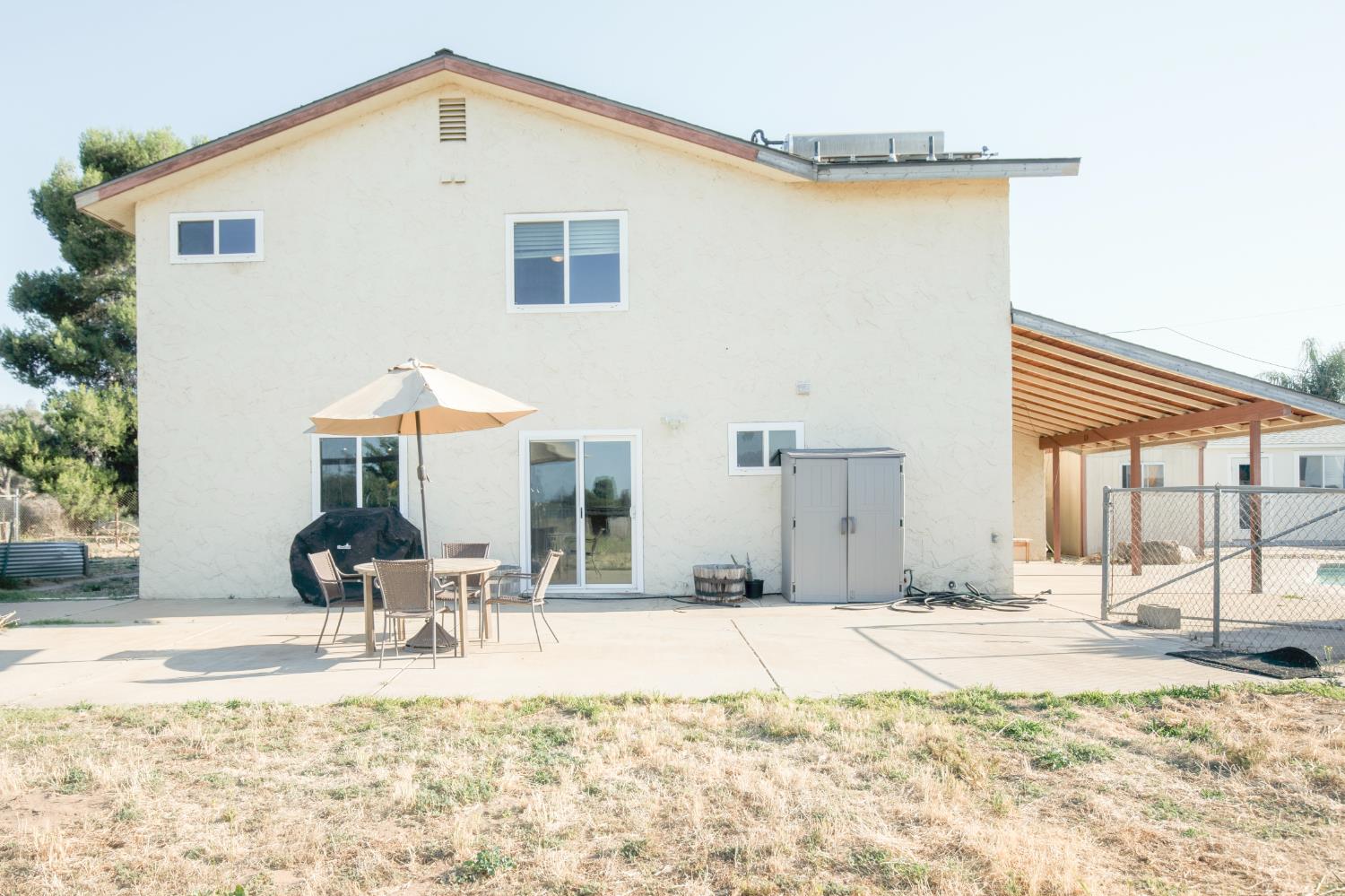 9569 E Olive Ave, Sanger, CA 93657