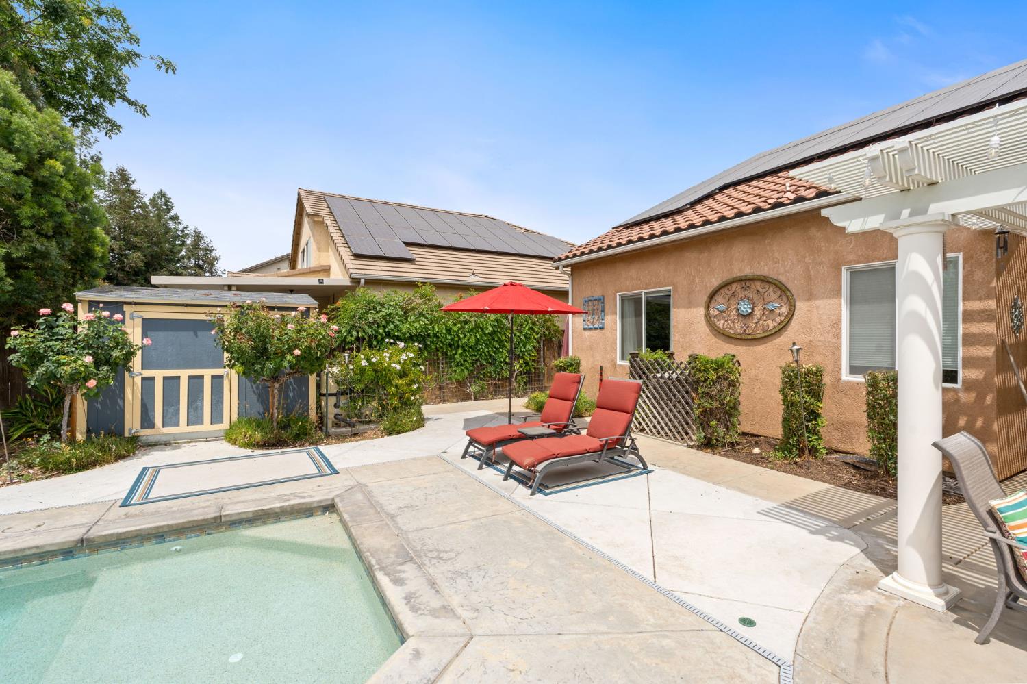 1812 N Graybark Ave, Clovis, CA 93619