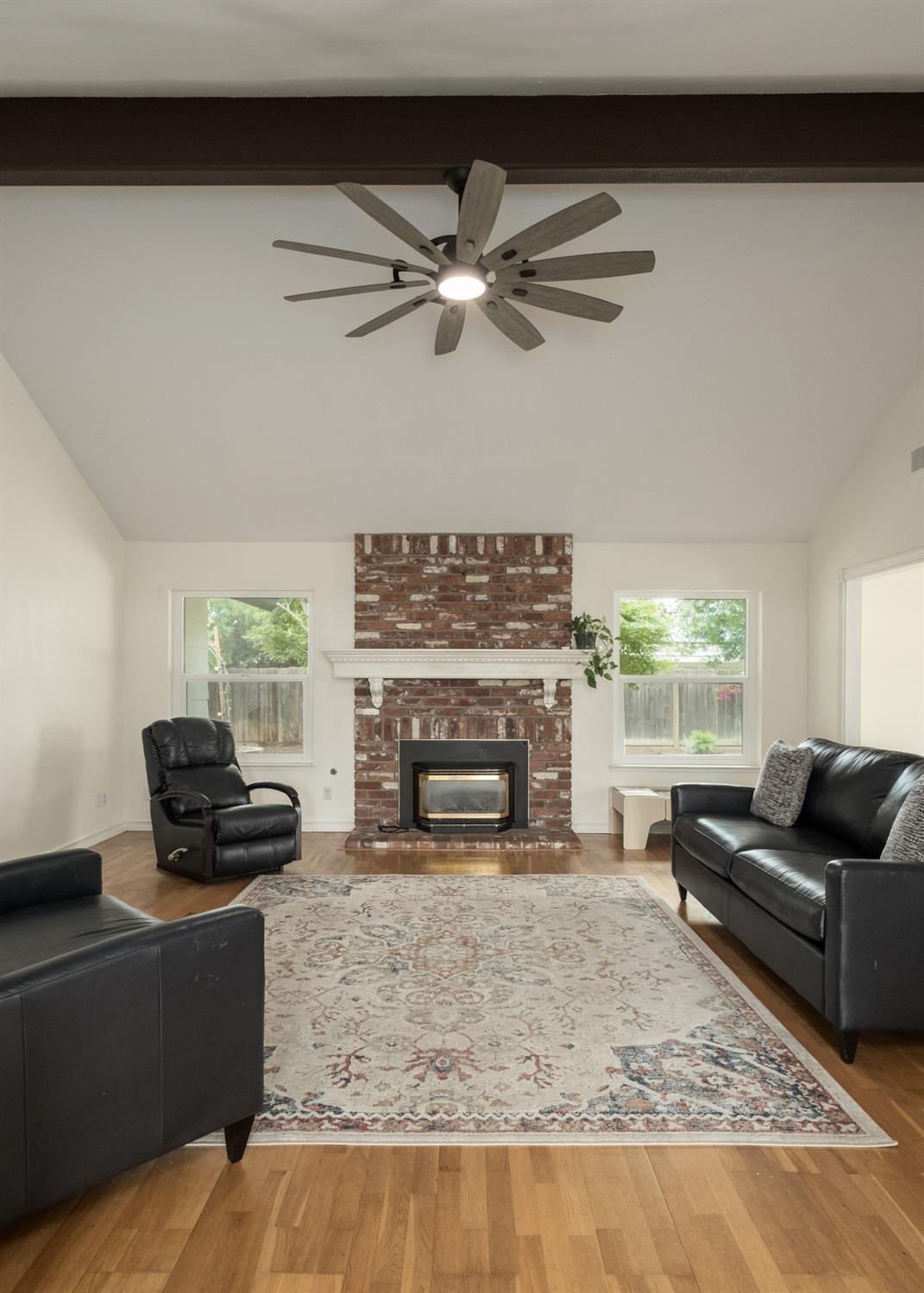 1575 Purvis Ave, Clovis, CA 93611