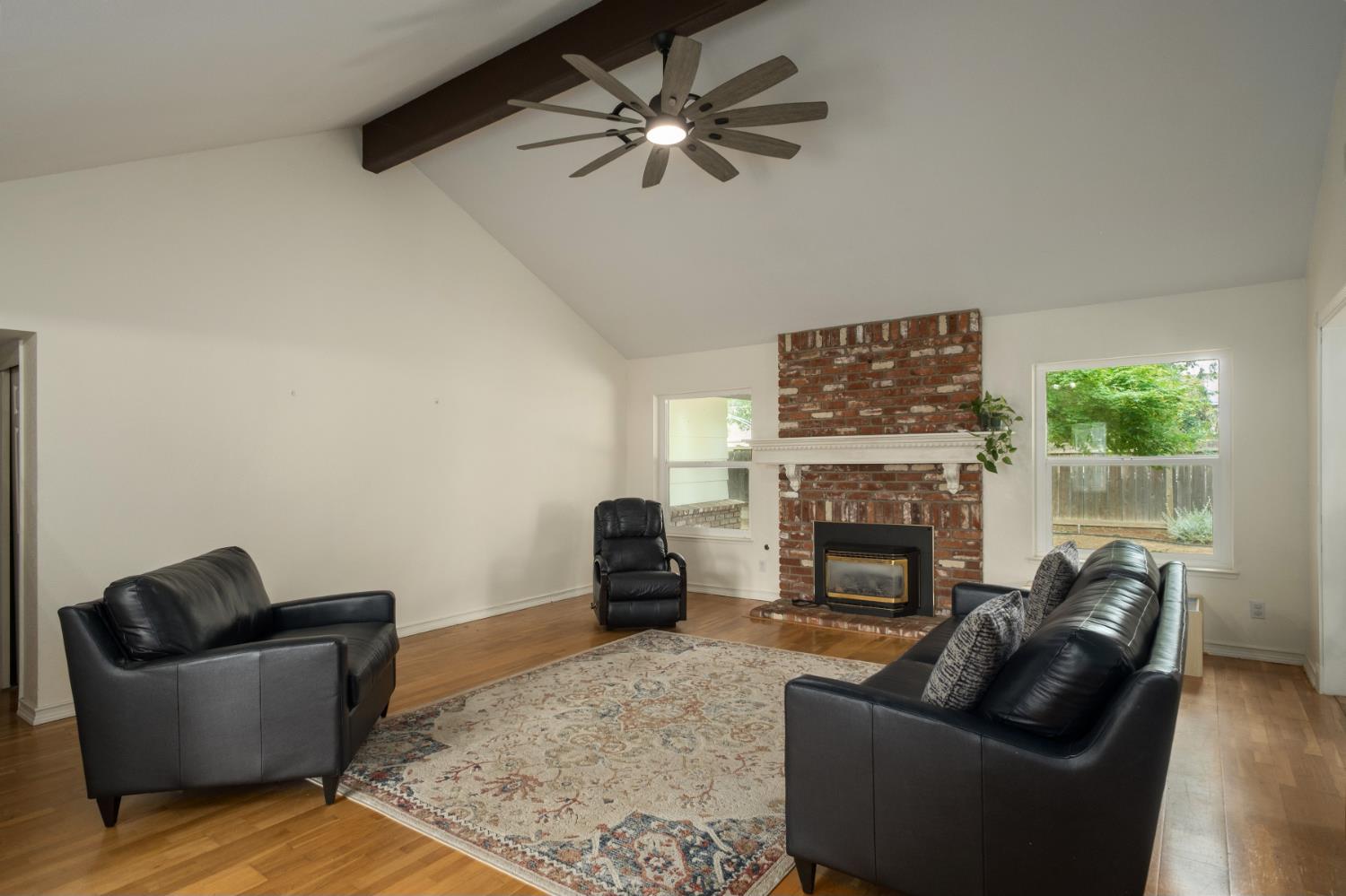 1575 Purvis Ave, Clovis, CA 93611