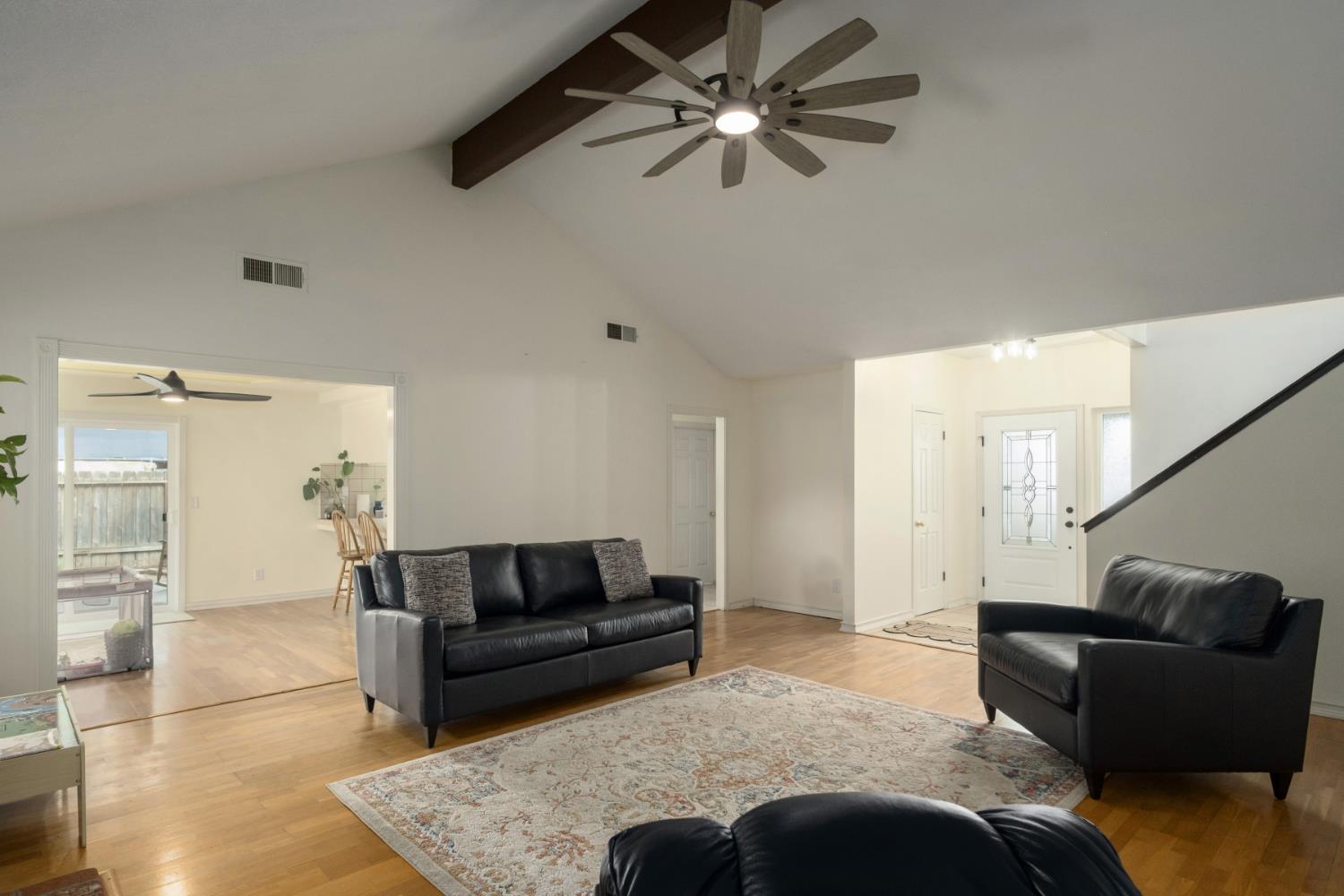 1575 Purvis Ave, Clovis, CA 93611