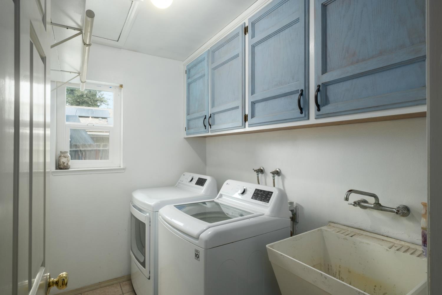 1575 Purvis Ave, Clovis, CA 93611