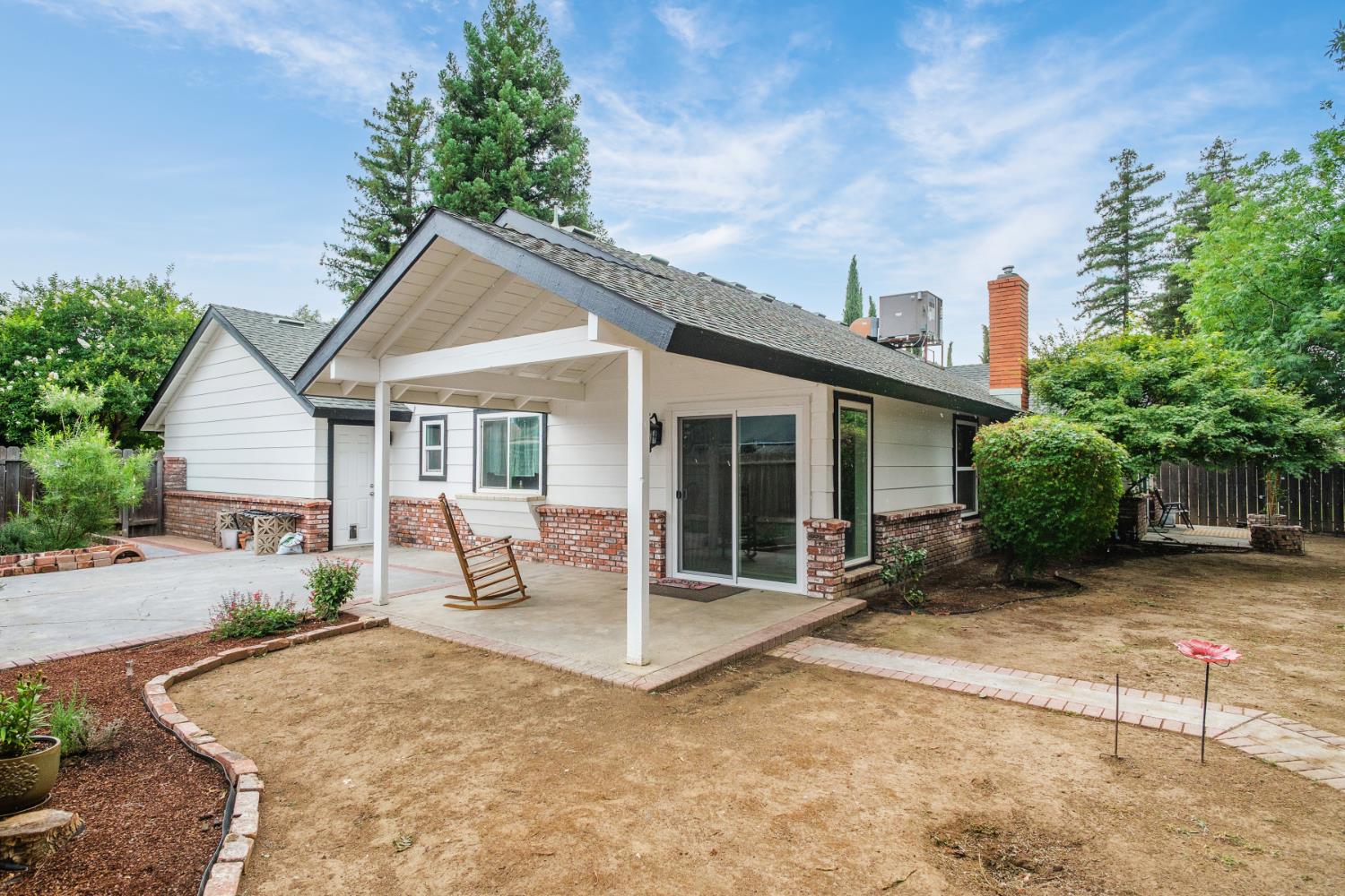 1575 Purvis Ave, Clovis, CA 93611