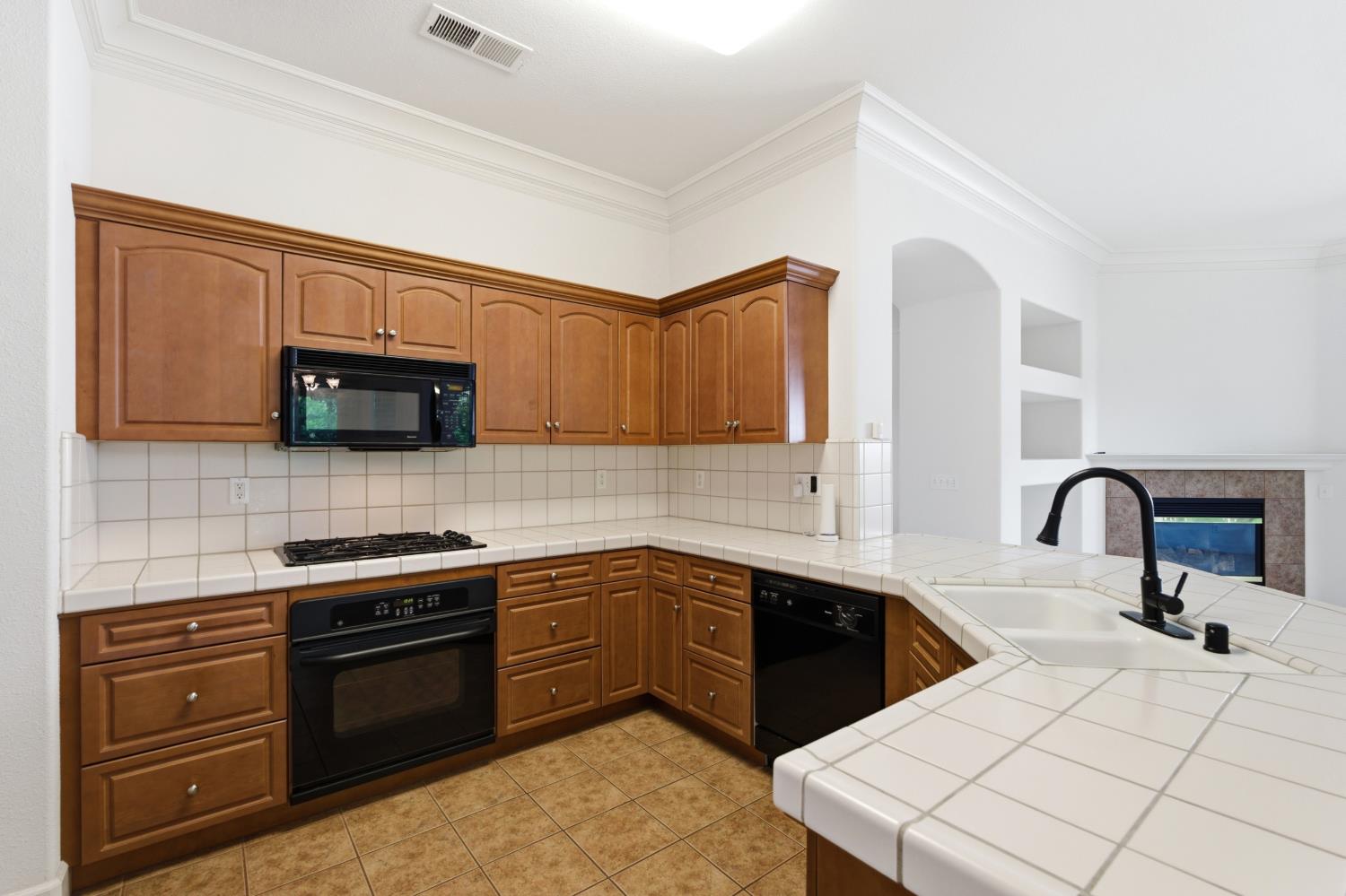 3063 Everglade Ave, Clovis, CA 93619