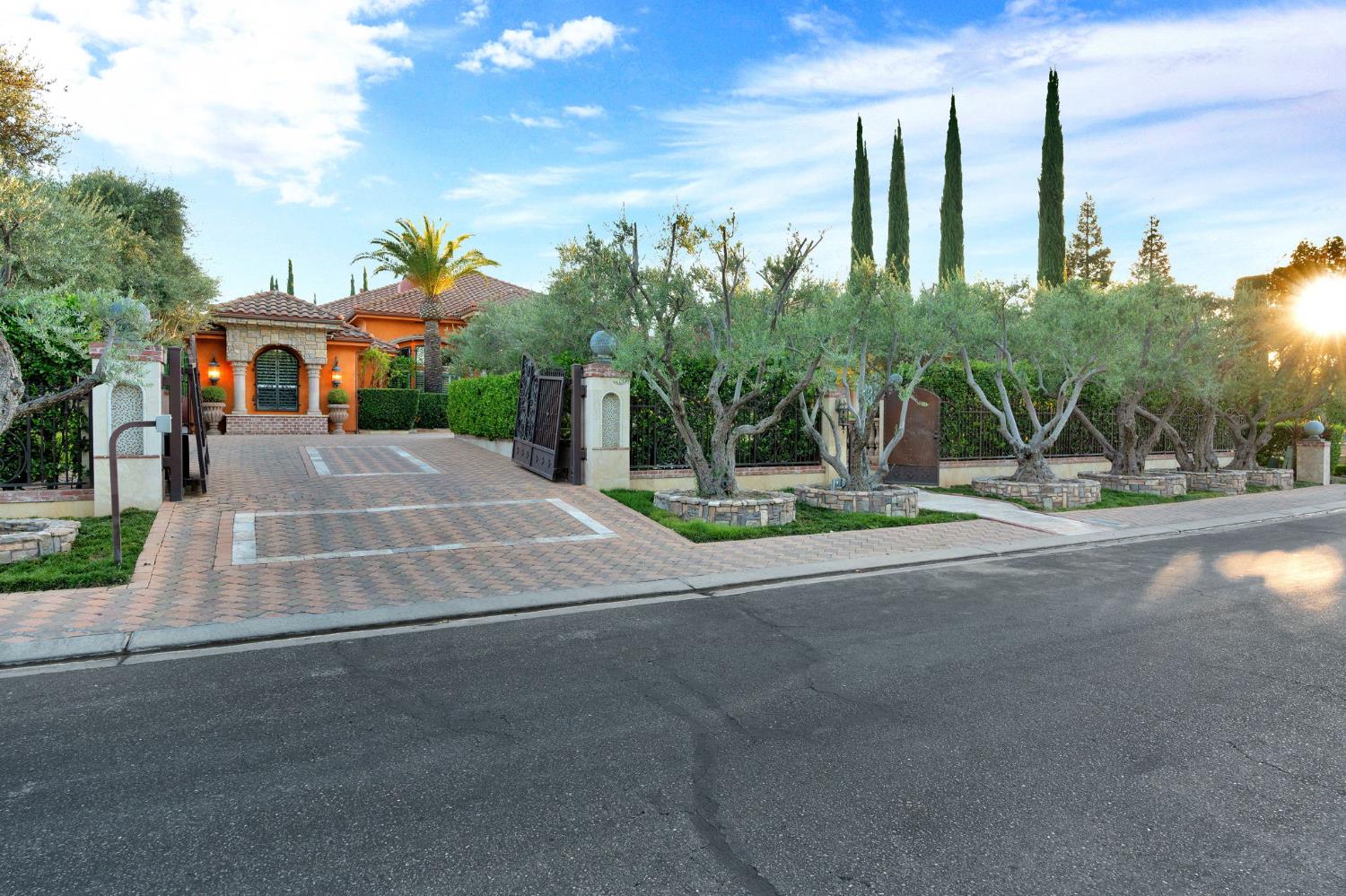 3103 E Via Monte Verdi Ave, Clovis, CA 93619