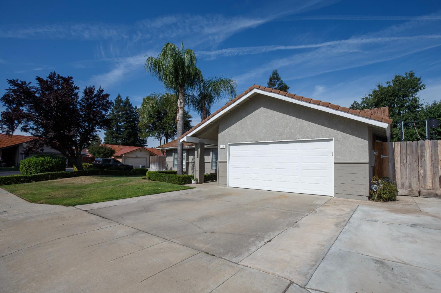116 N Joshua Ave, Clovis, CA 93611