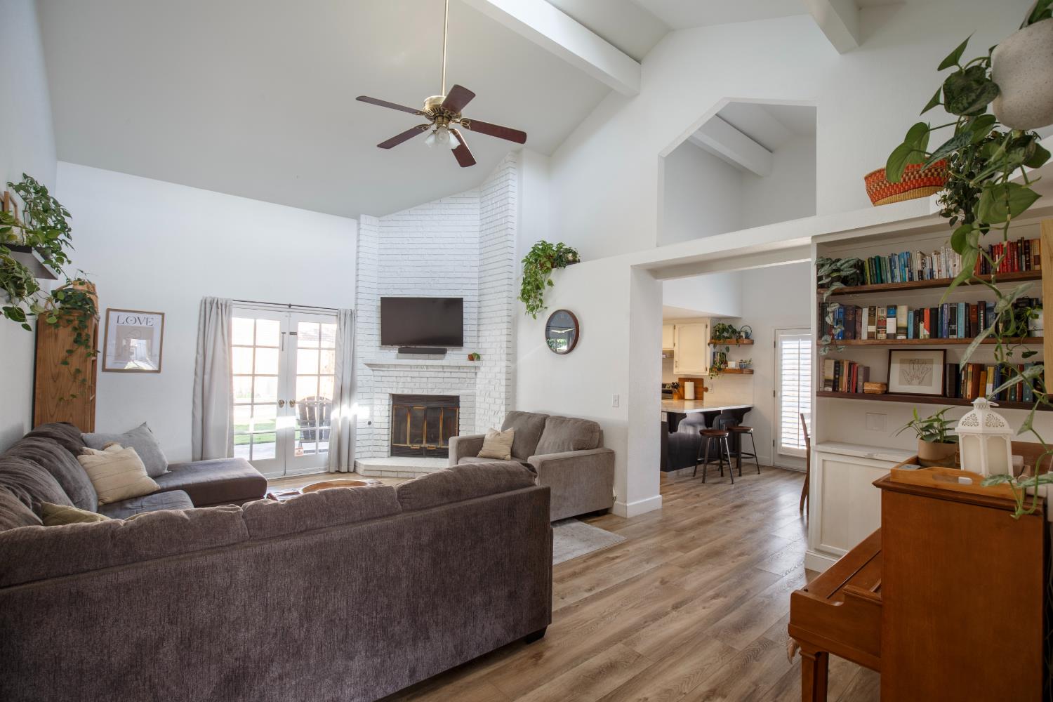 116 N Joshua Ave, Clovis, CA 93611