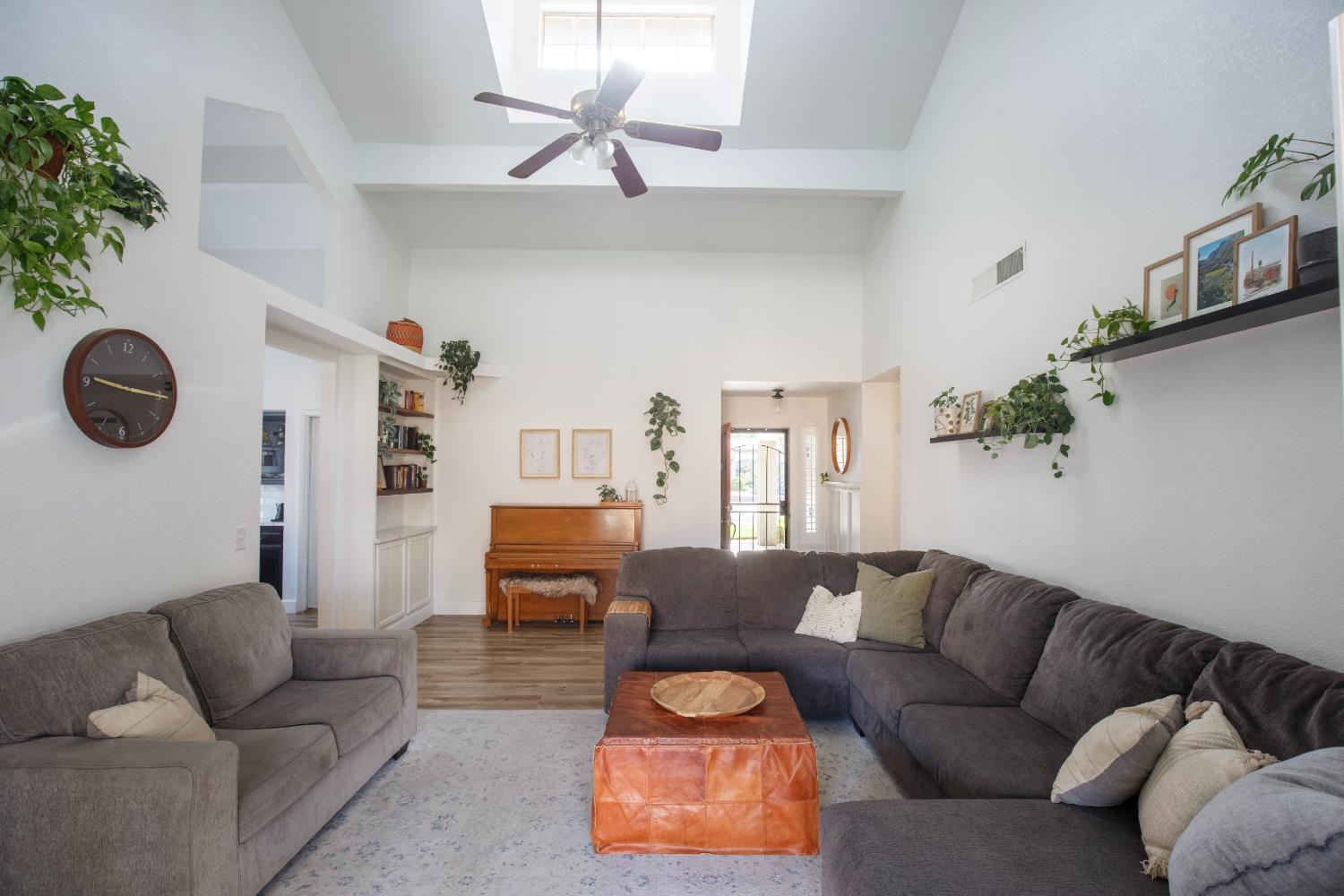 116 N Joshua Ave, Clovis, CA 93611