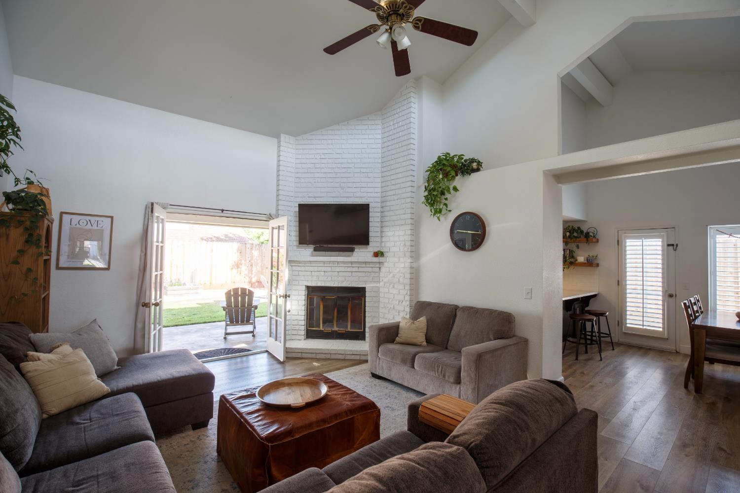 116 N Joshua Ave, Clovis, CA 93611