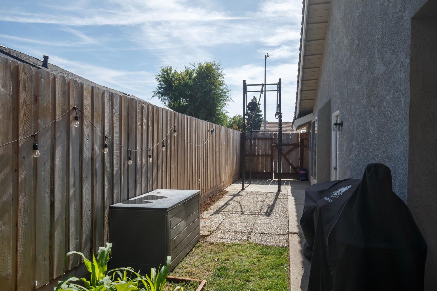 116 N Joshua Ave, Clovis, CA 93611