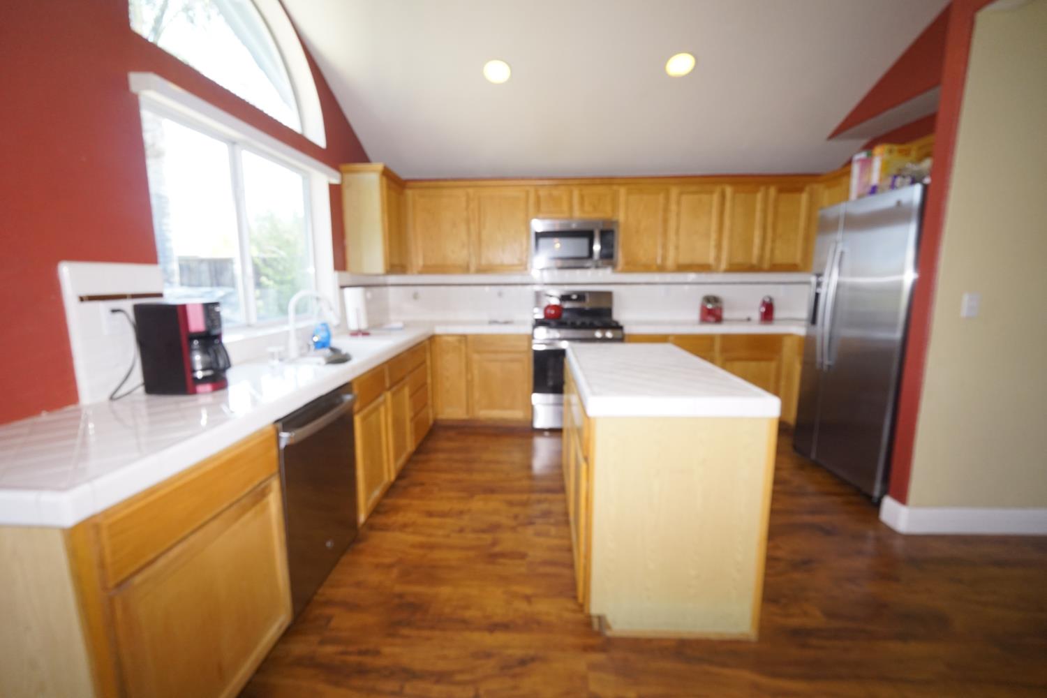 2741 Fremont Ave, Clovis, CA 93611