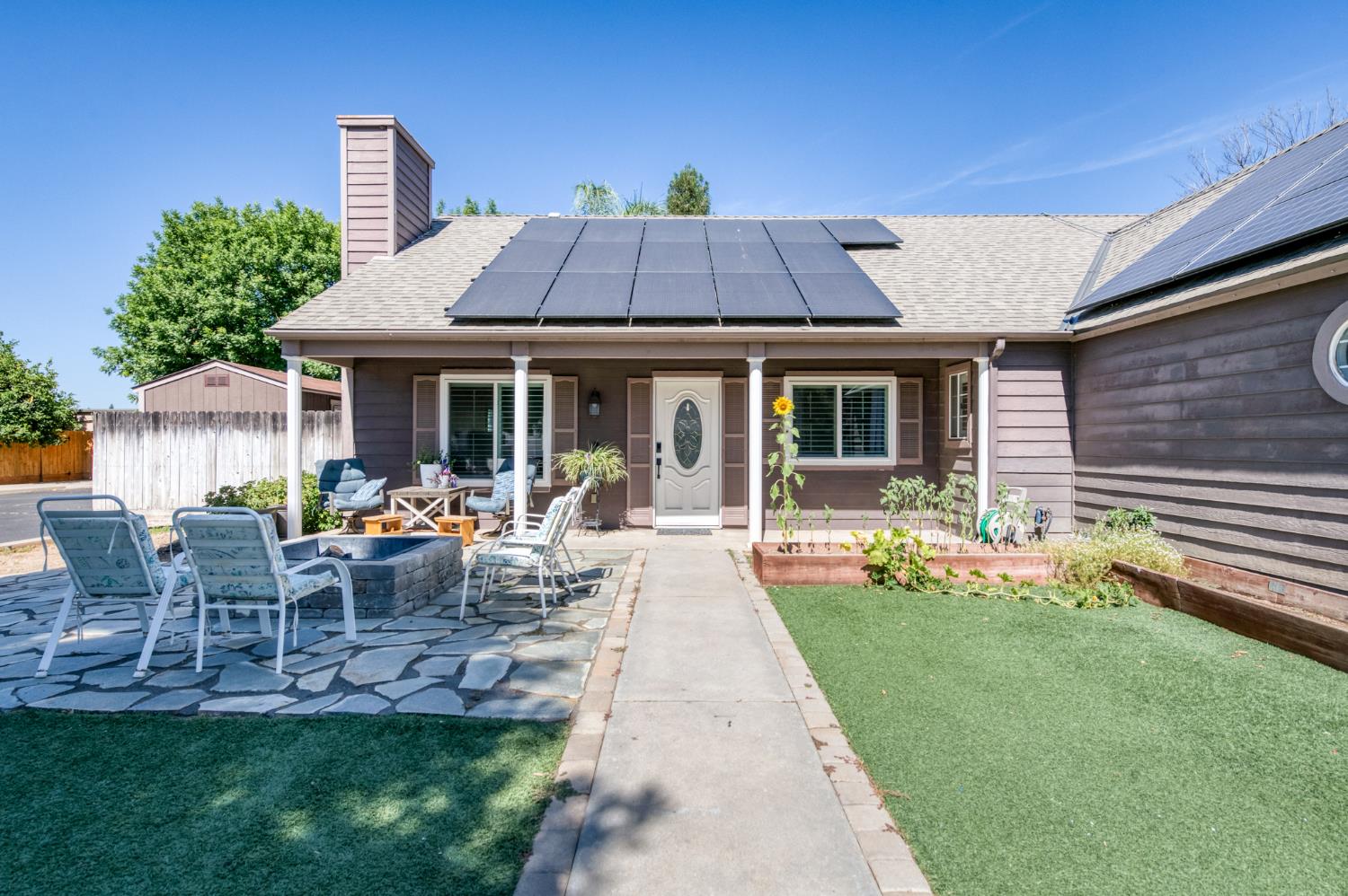 1012 N Adler Ave, Clovis, CA 93611