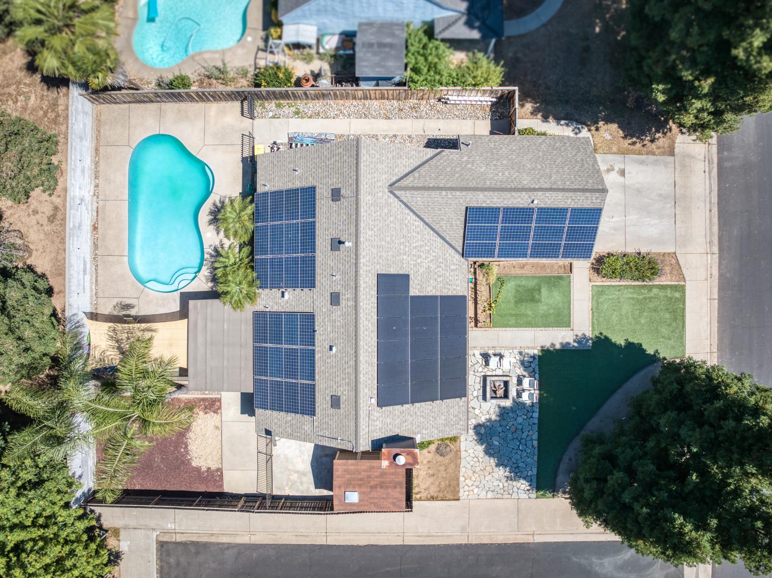 1012 N Adler Ave, Clovis, CA 93611