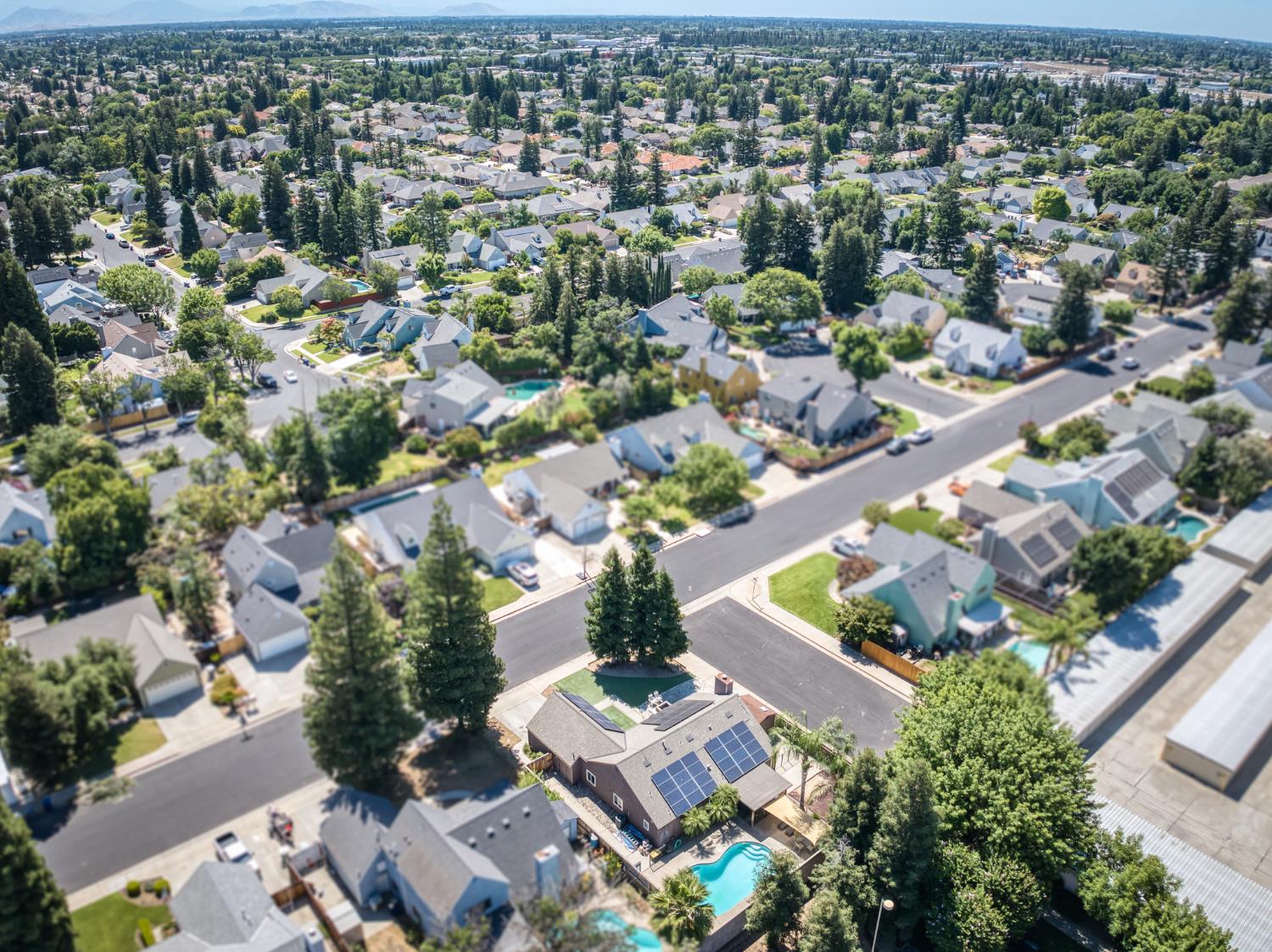 1012 N Adler Ave, Clovis, CA 93611
