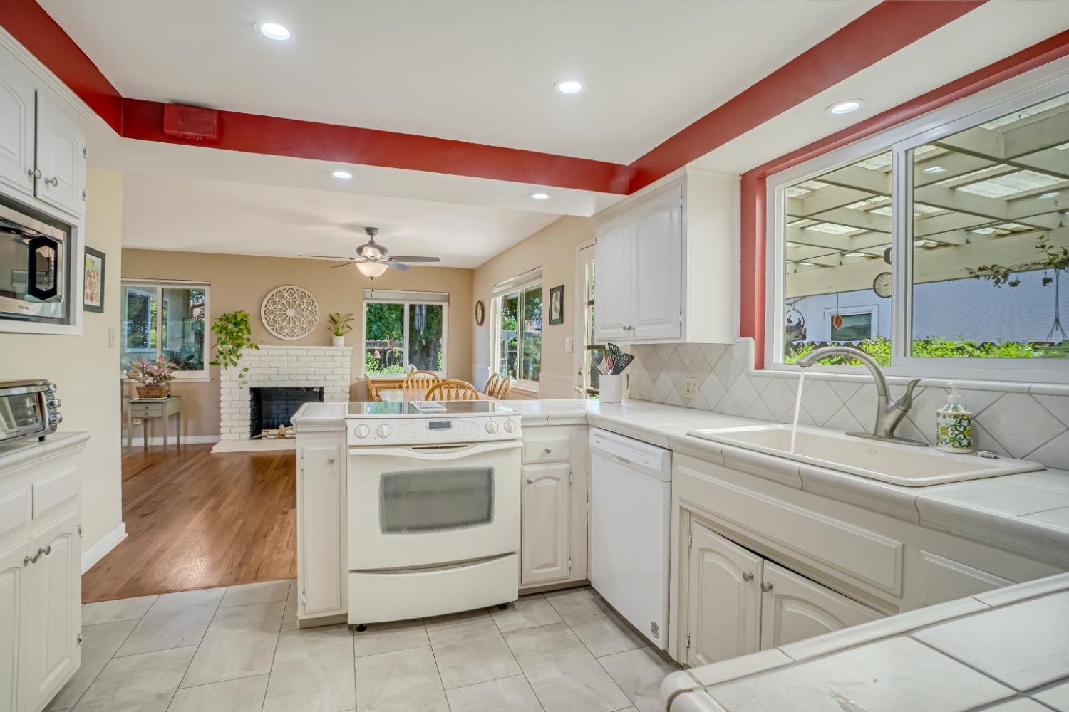 2545 Dewitt Ave, Clovis, CA 93612