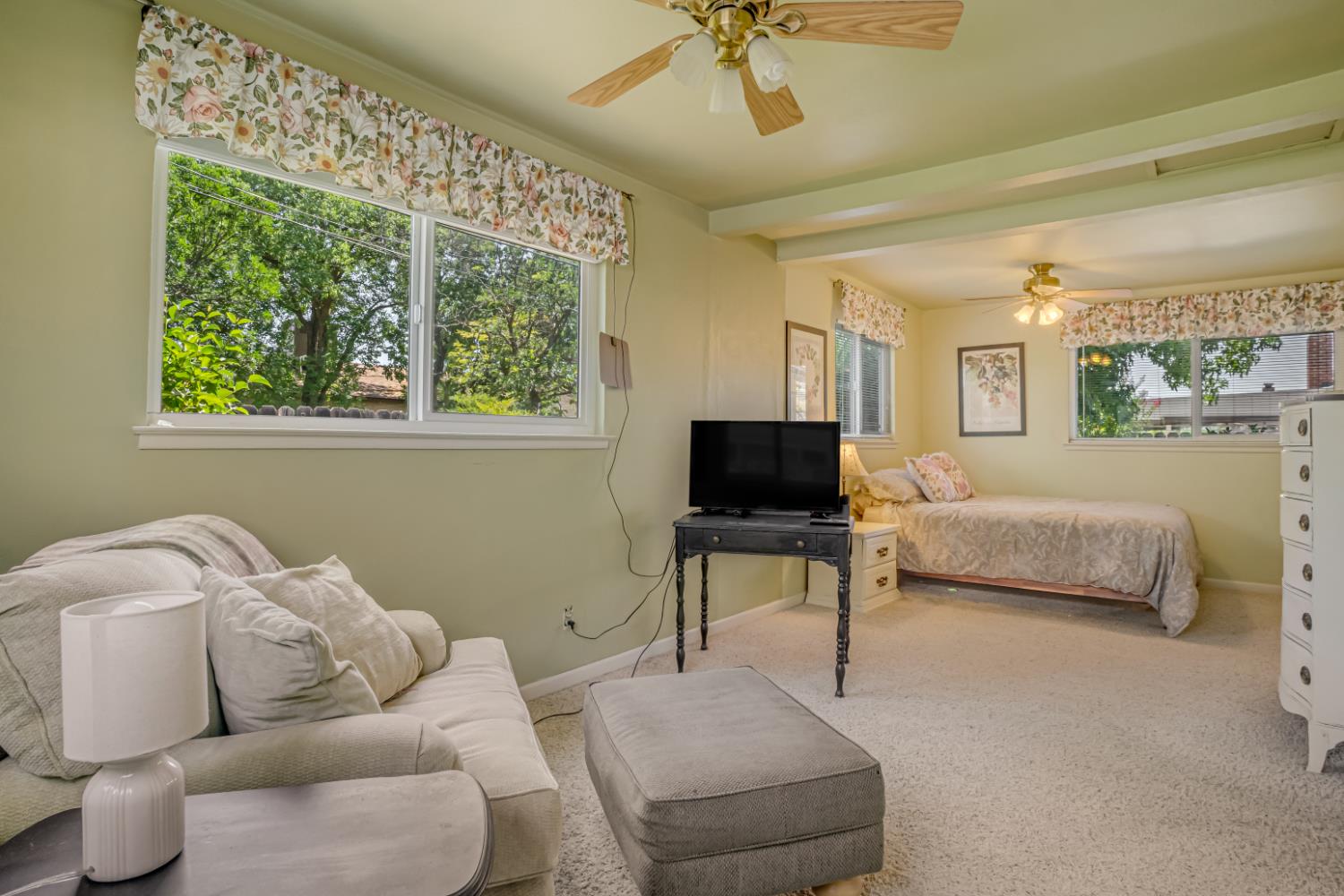 2545 Dewitt Ave, Clovis, CA 93612