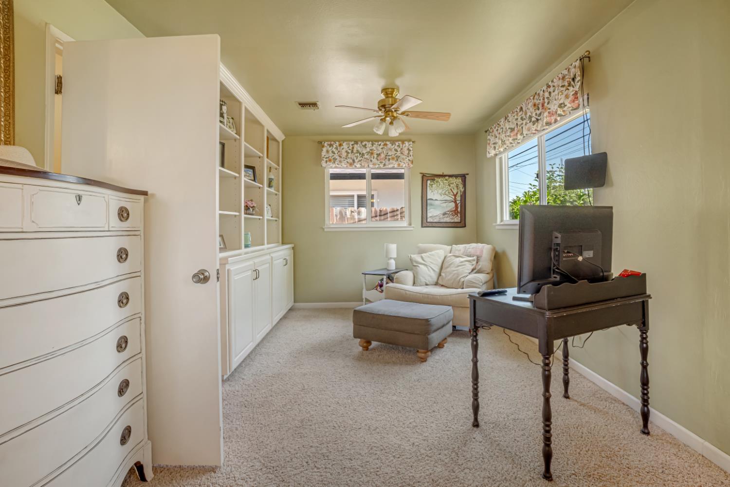 2545 Dewitt Ave, Clovis, CA 93612