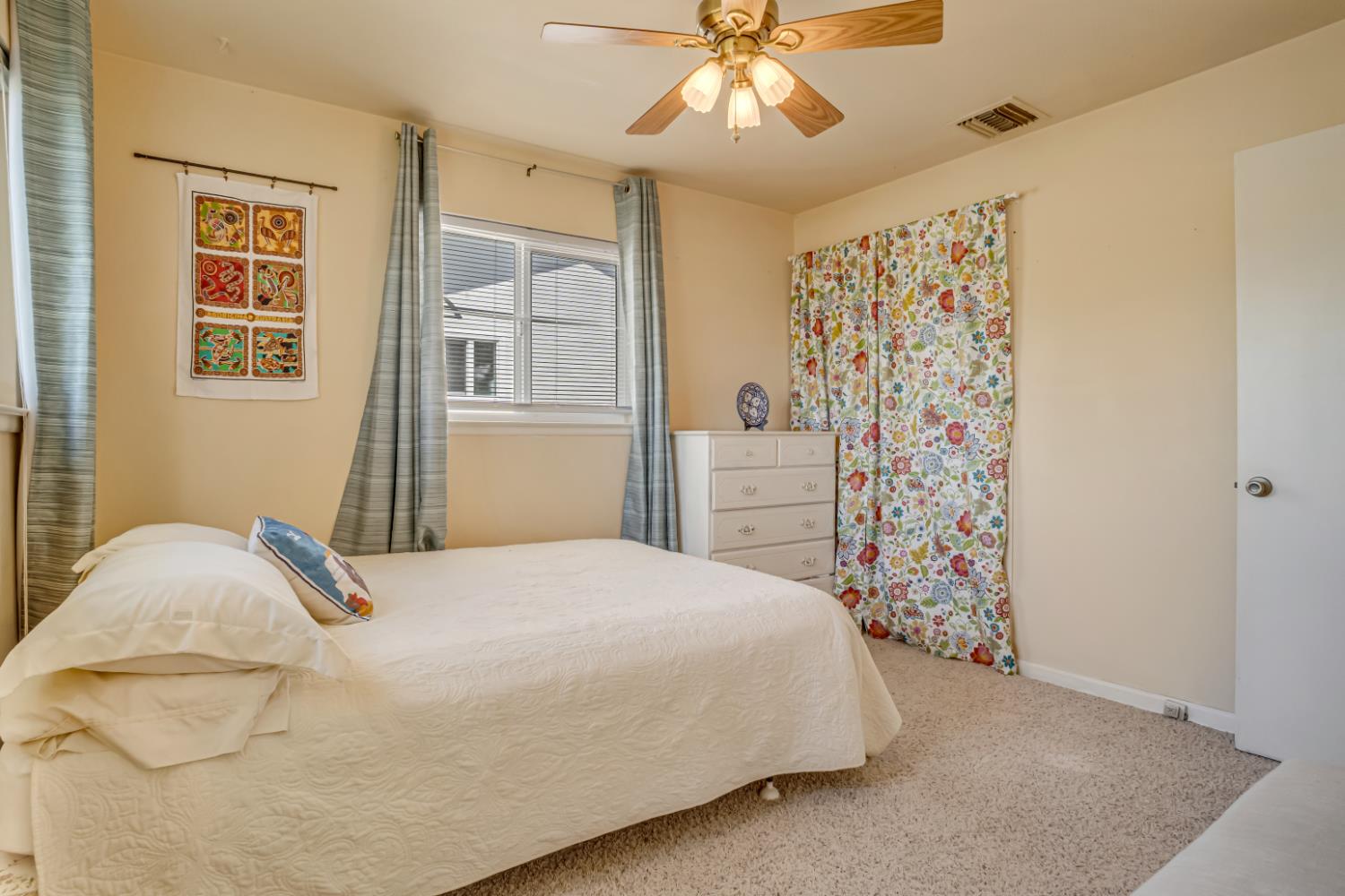 2545 Dewitt Ave, Clovis, CA 93612