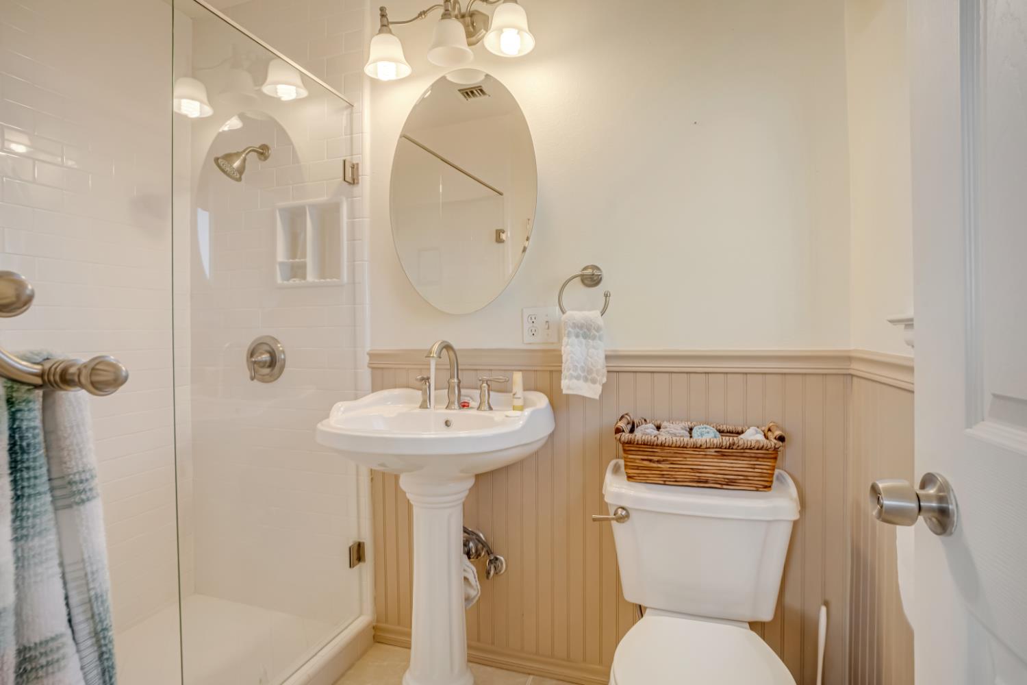 2545 Dewitt Ave, Clovis, CA 93612