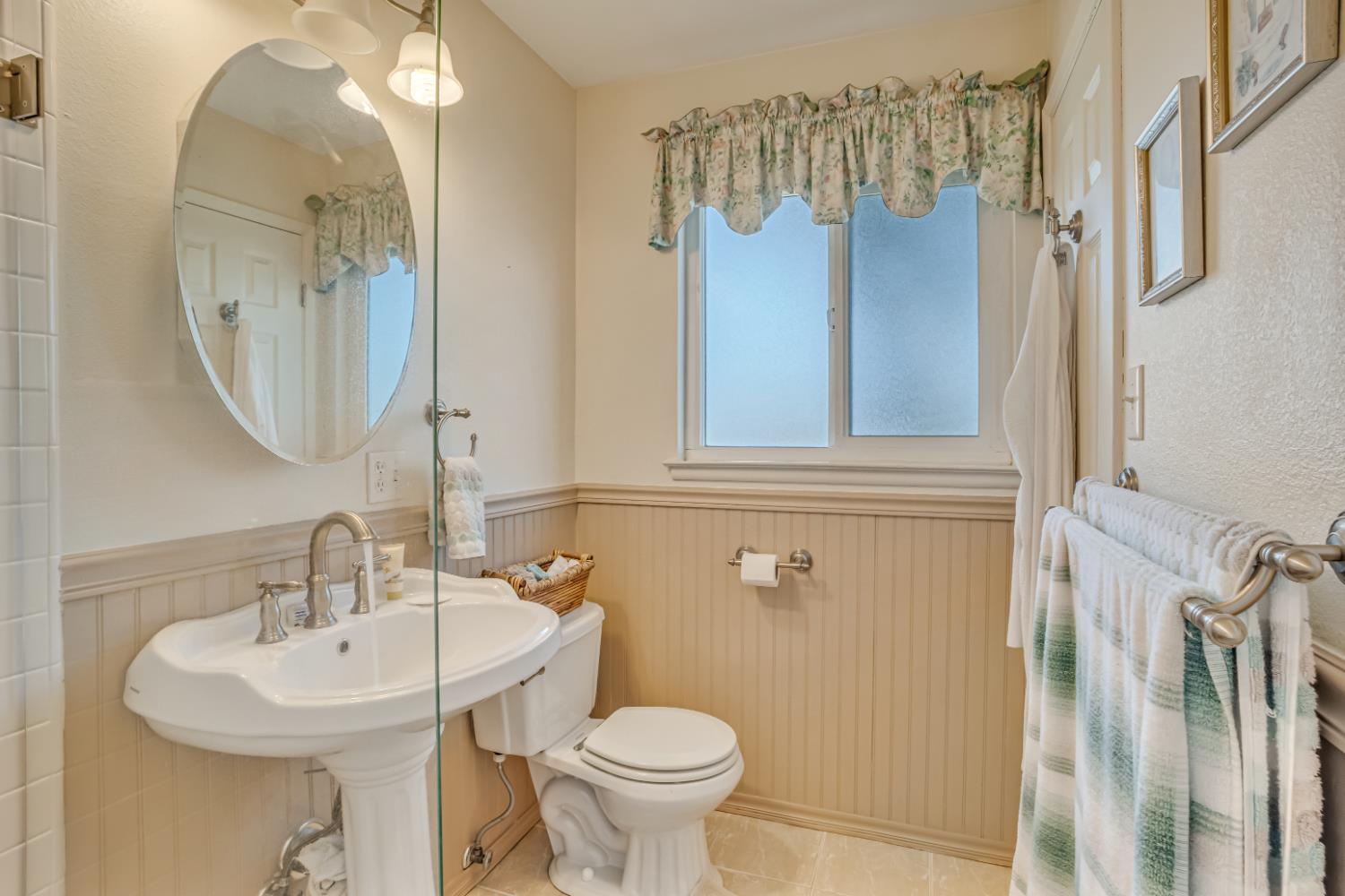 2545 Dewitt Ave, Clovis, CA 93612