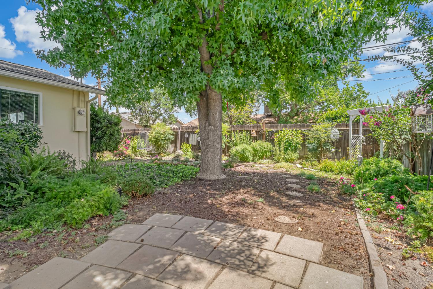 2545 Dewitt Ave, Clovis, CA 93612
