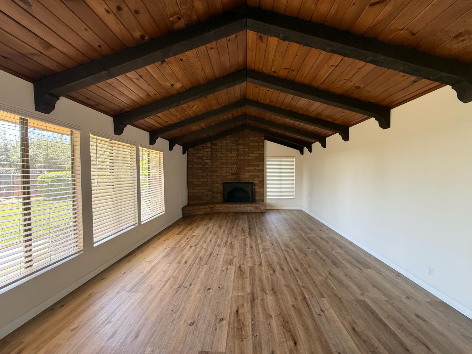 9375 E Bullard Ave, Clovis, CA 93619