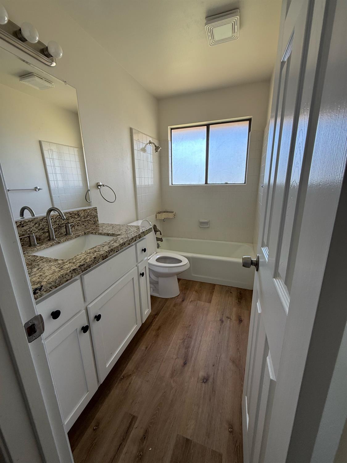 9375 E Bullard Ave, Clovis, CA 93619