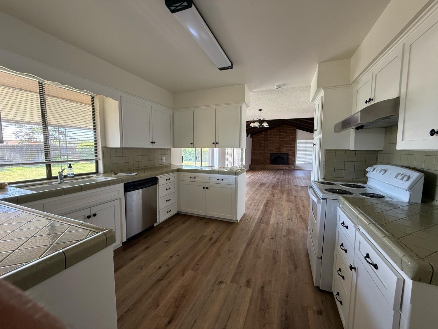 9375 E Bullard Ave, Clovis, CA 93619