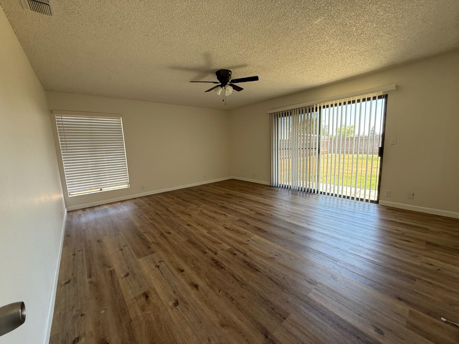 9375 E Bullard Ave, Clovis, CA 93619