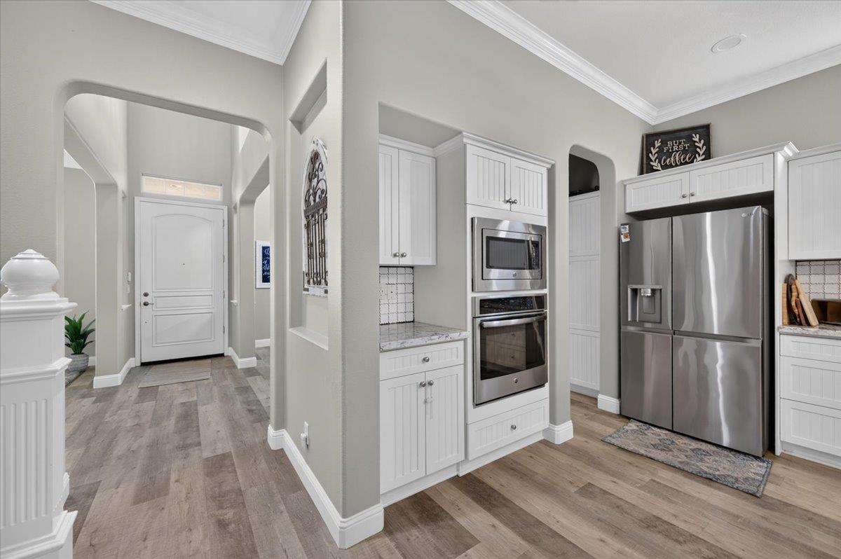 1943 N Douglas Ave, Clovis, CA 93619