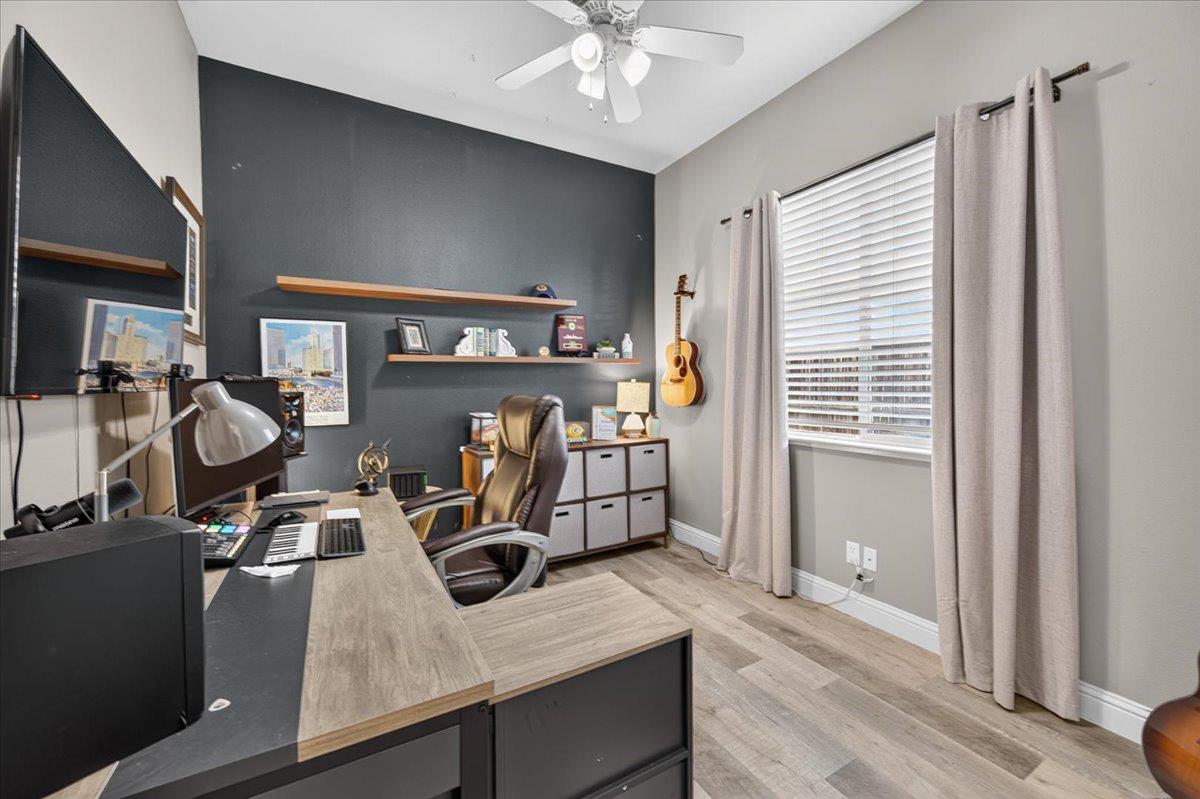1943 N Douglas Ave, Clovis, CA 93619